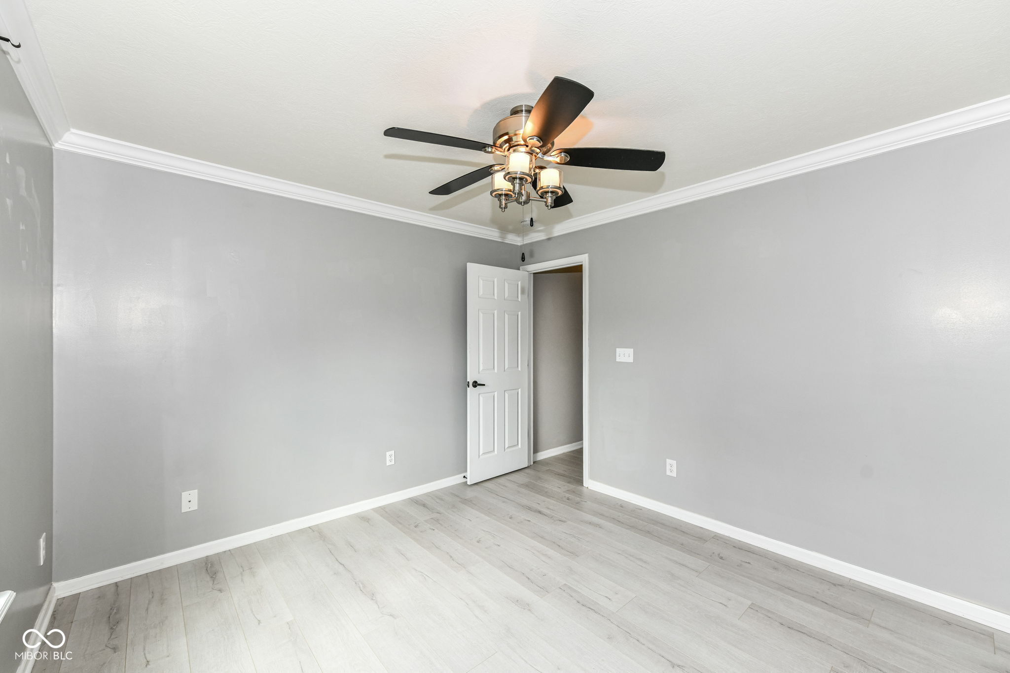 6415 Finch Drive