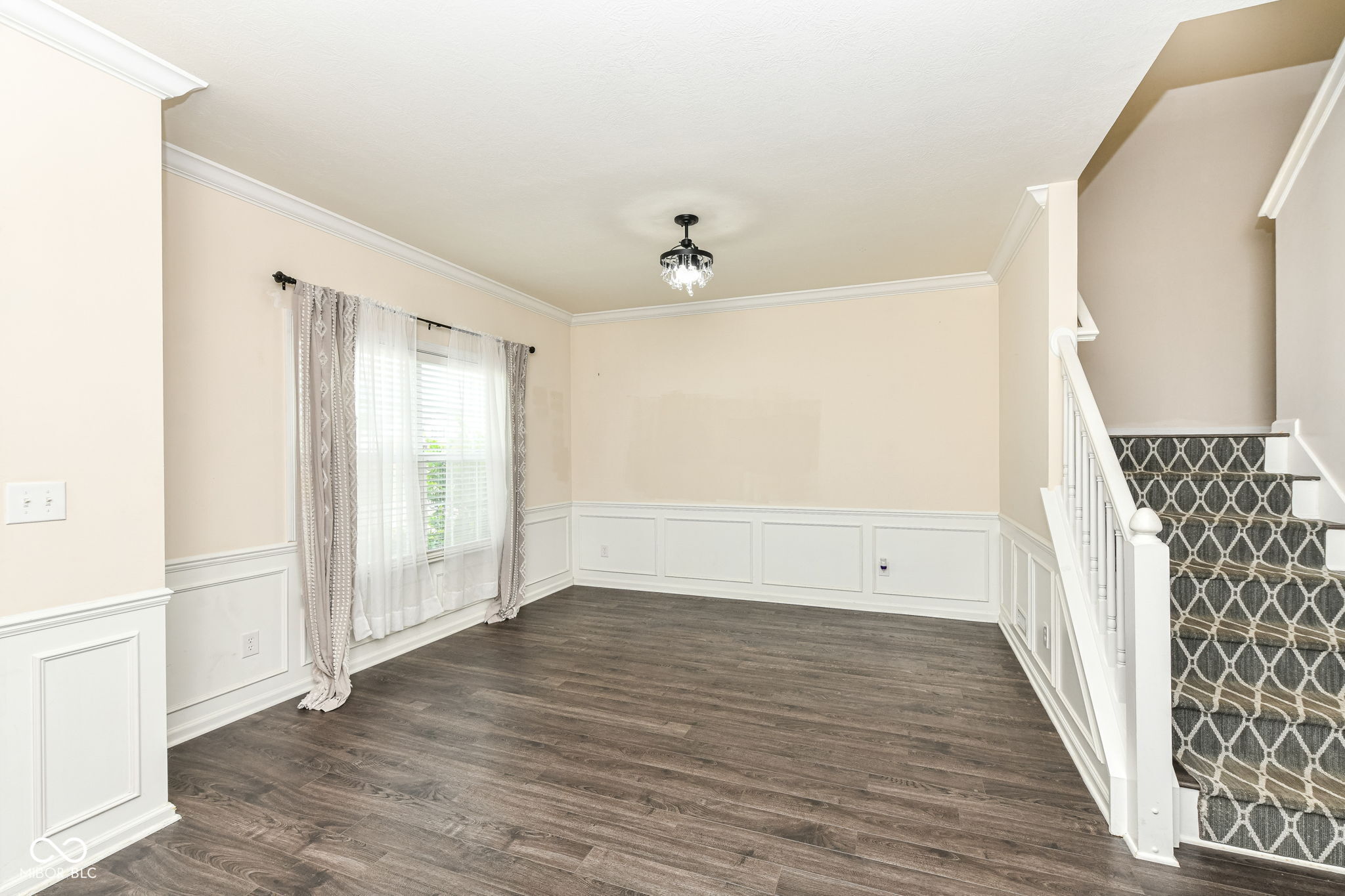 6415 Finch Drive
