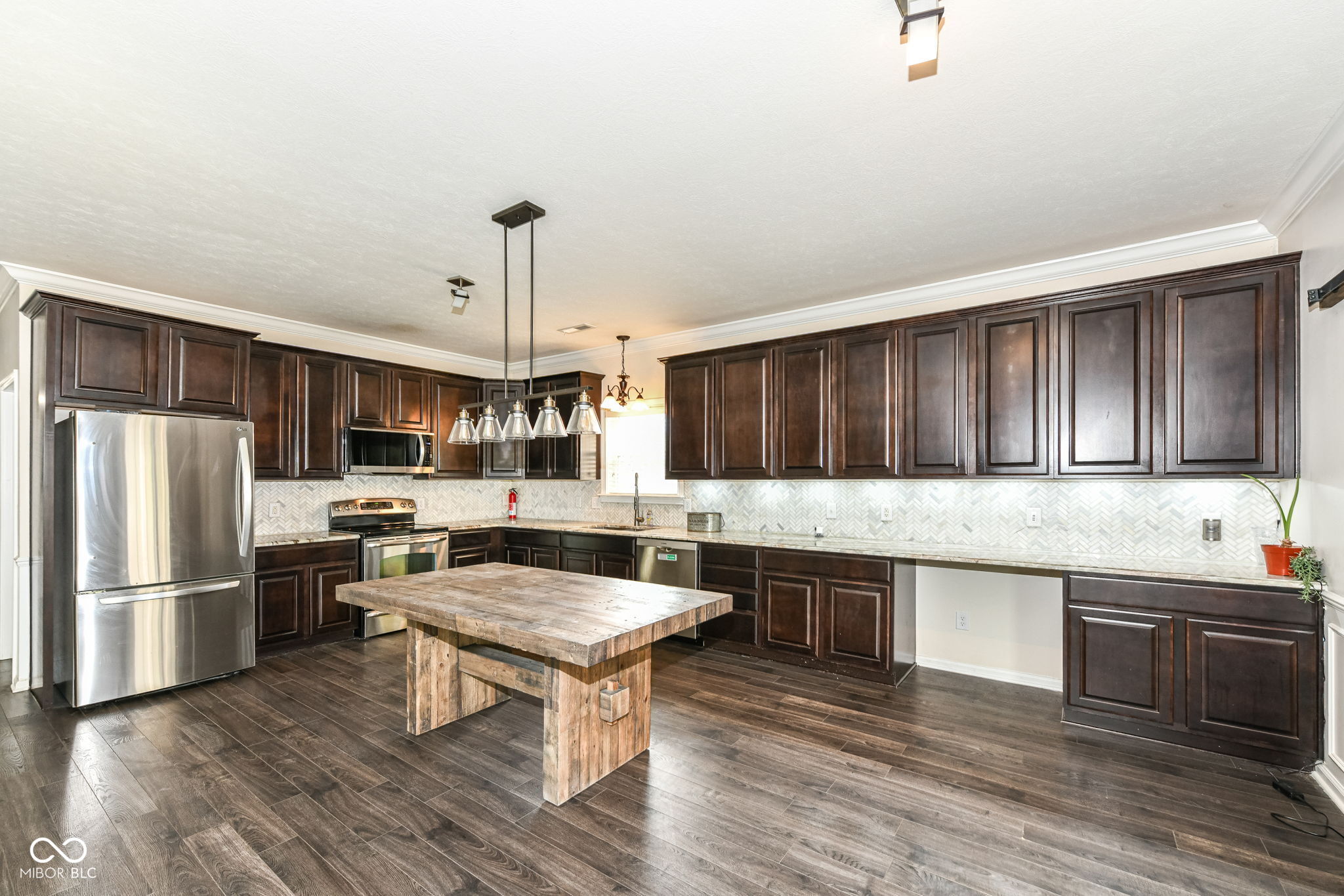 6415 Finch Drive