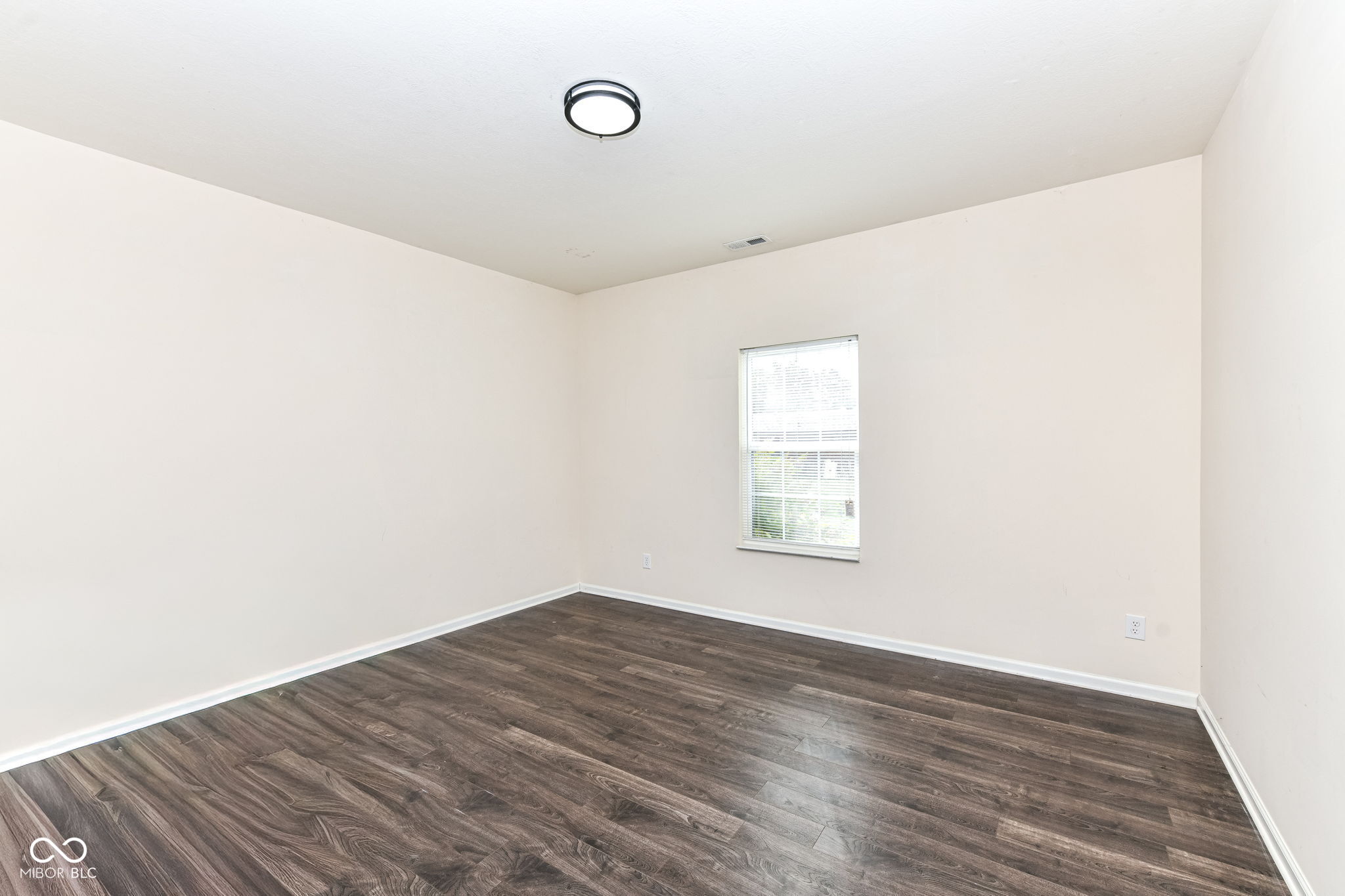 6415 Finch Drive