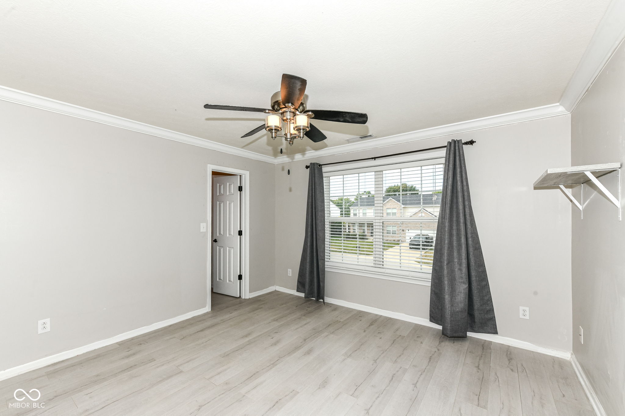 6415 Finch Drive