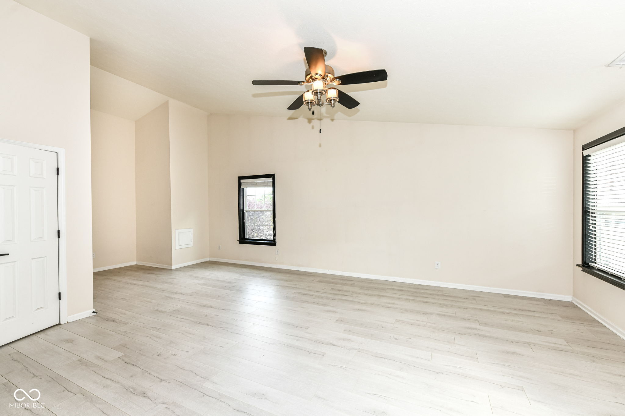 6415 Finch Drive