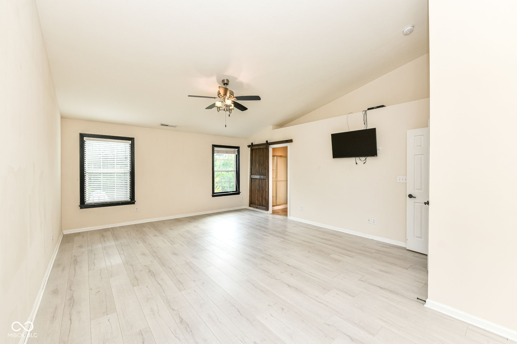 6415 Finch Drive