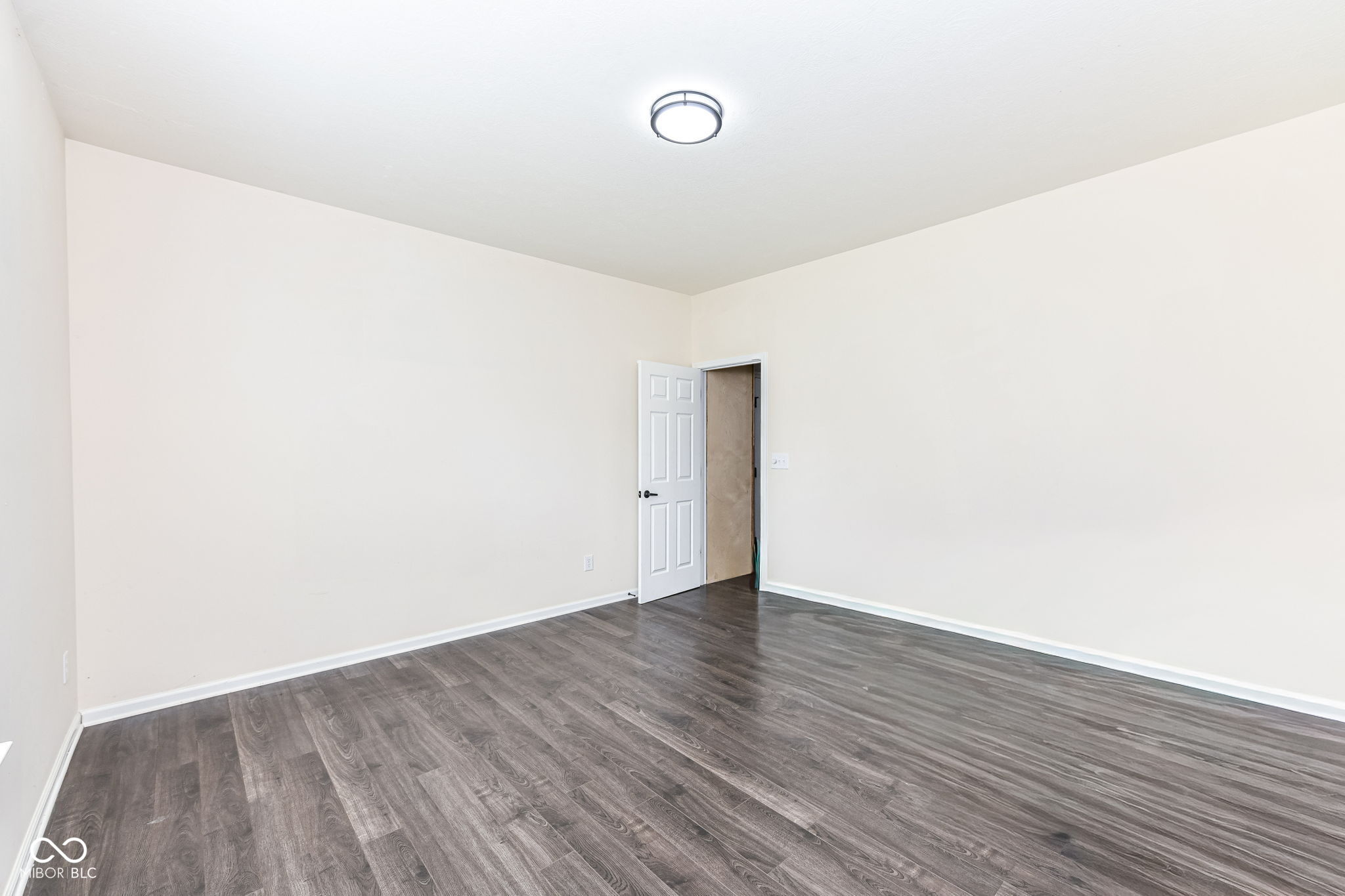 6415 Finch Drive
