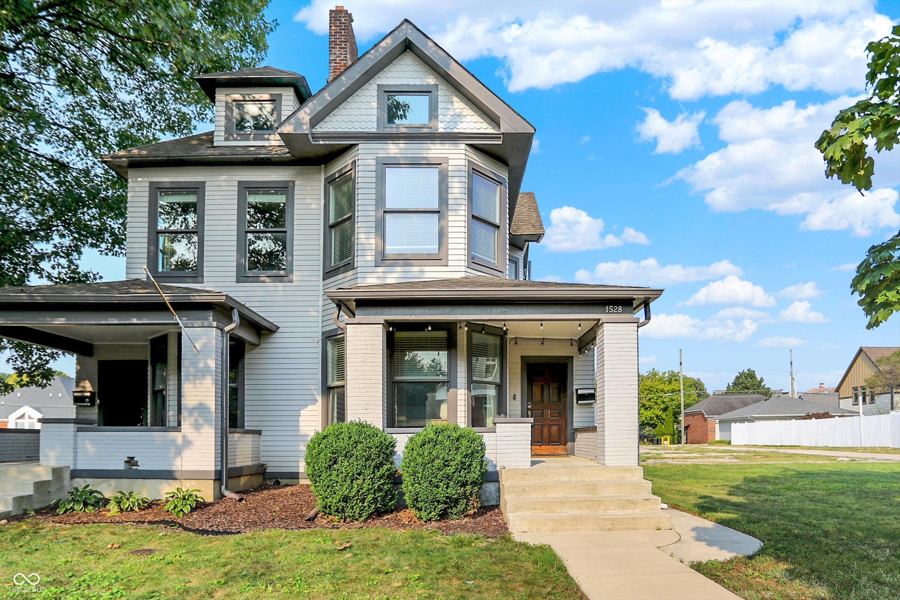 1528 Carrollton Avenue
