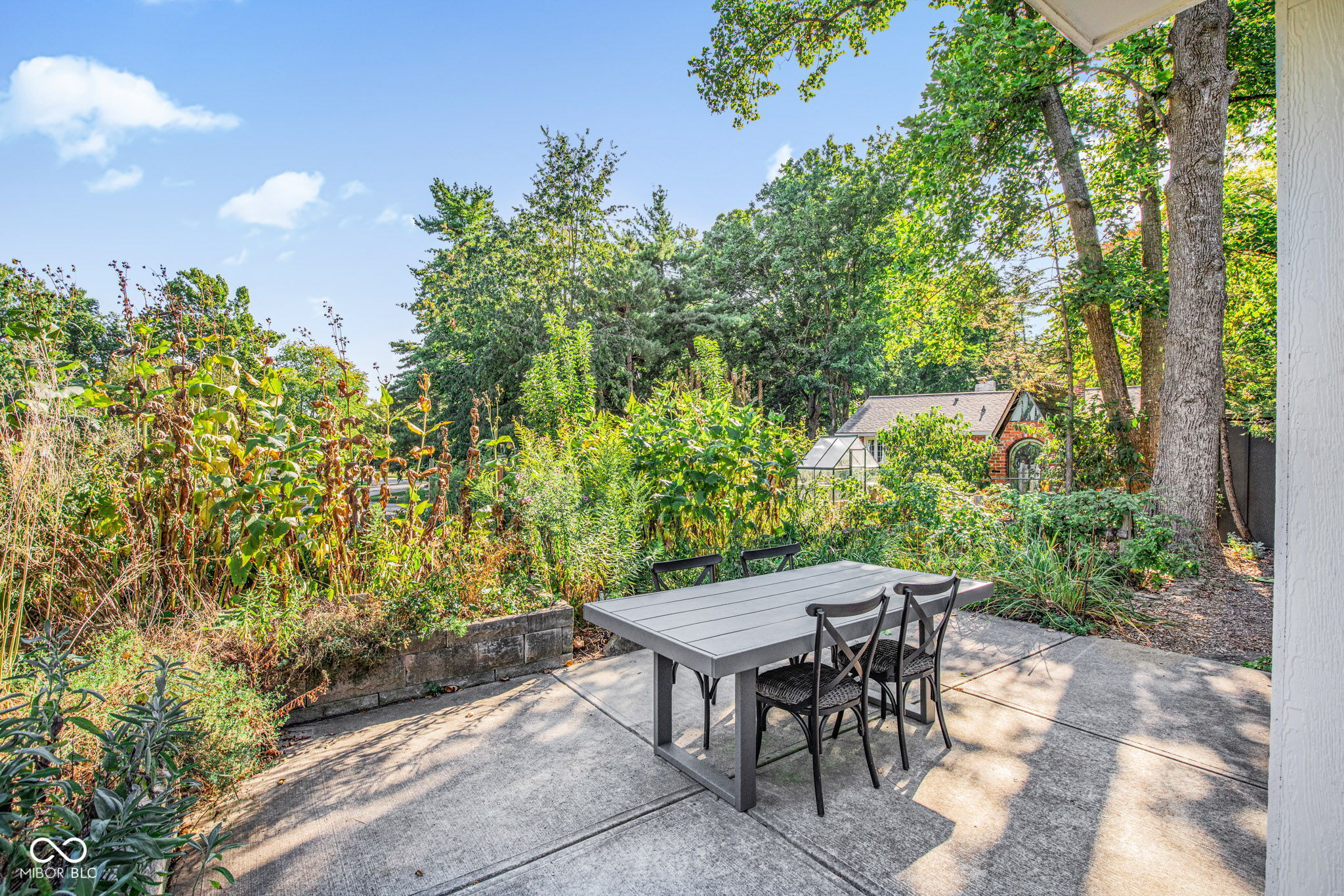 10699 Highland Drive