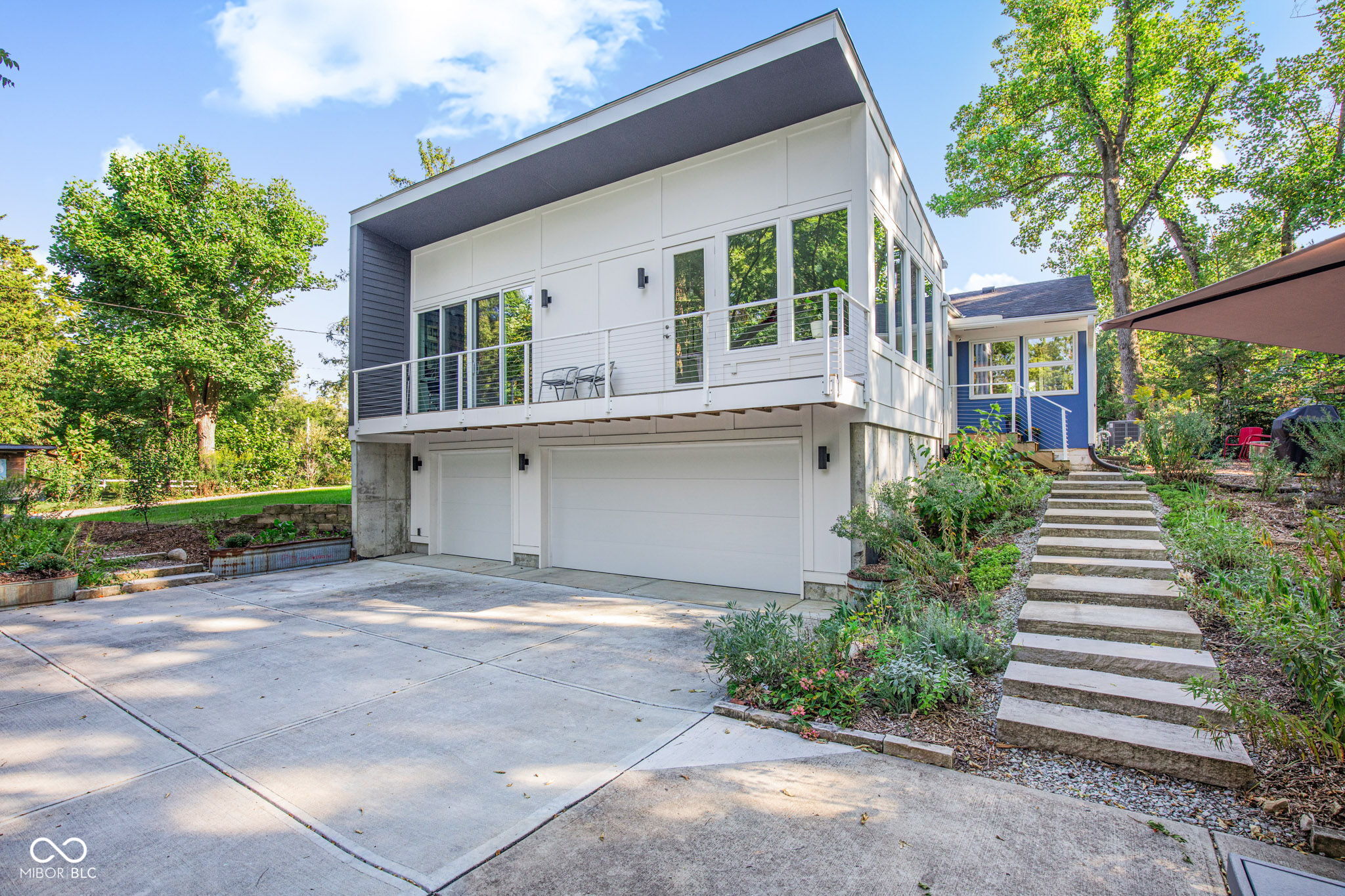 10699 Highland Drive