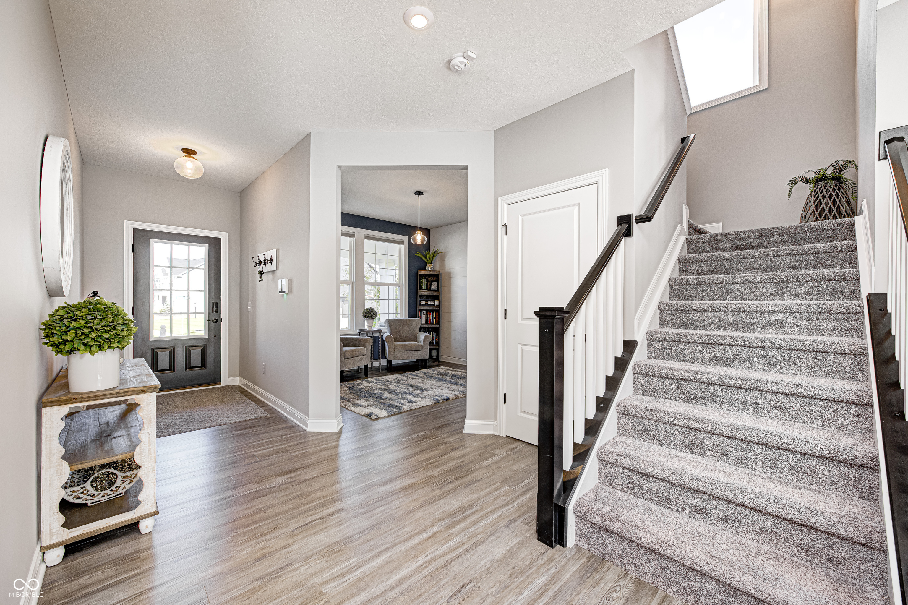 2245 Meadow Creek