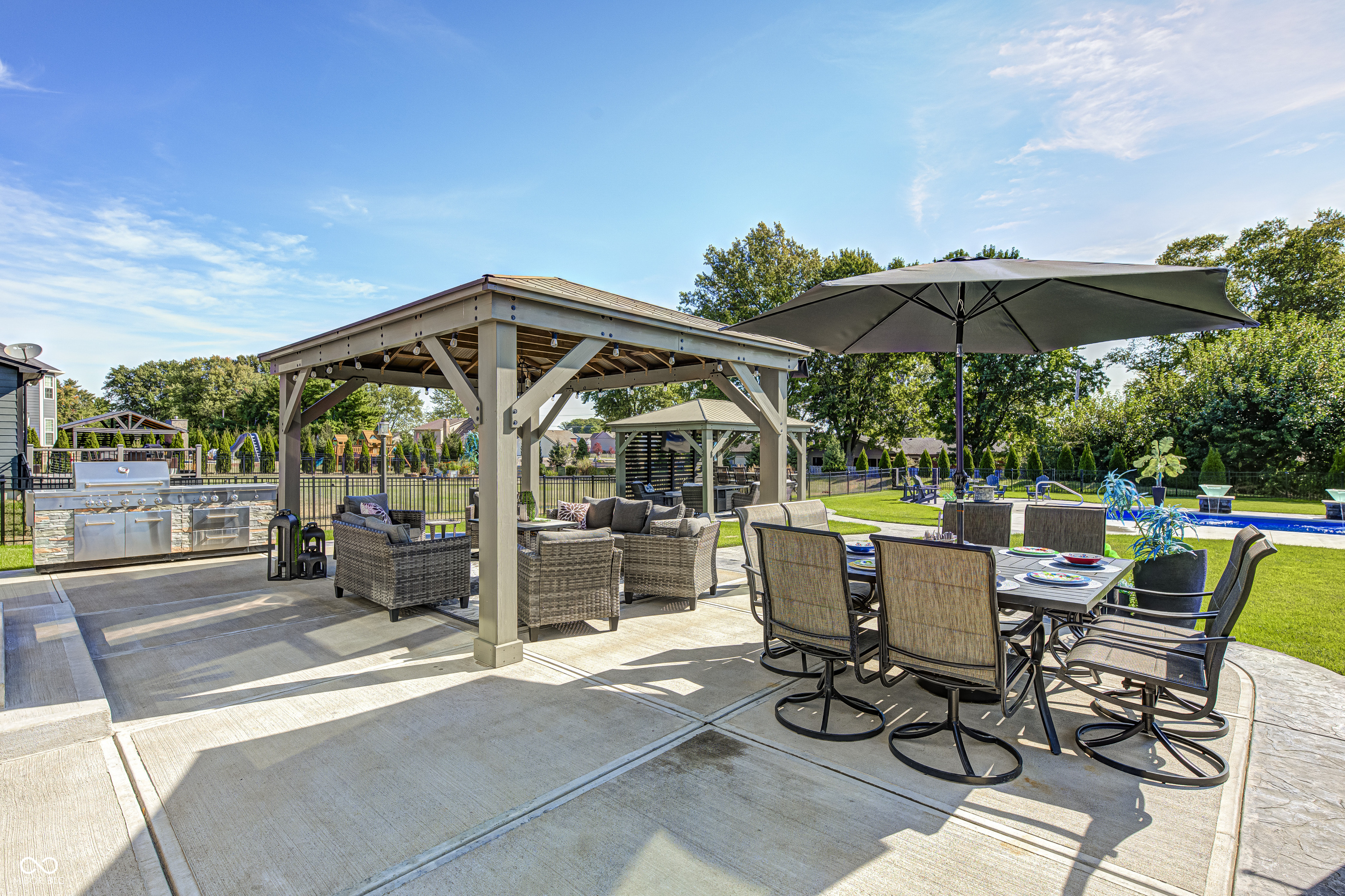 2245 Meadow Creek