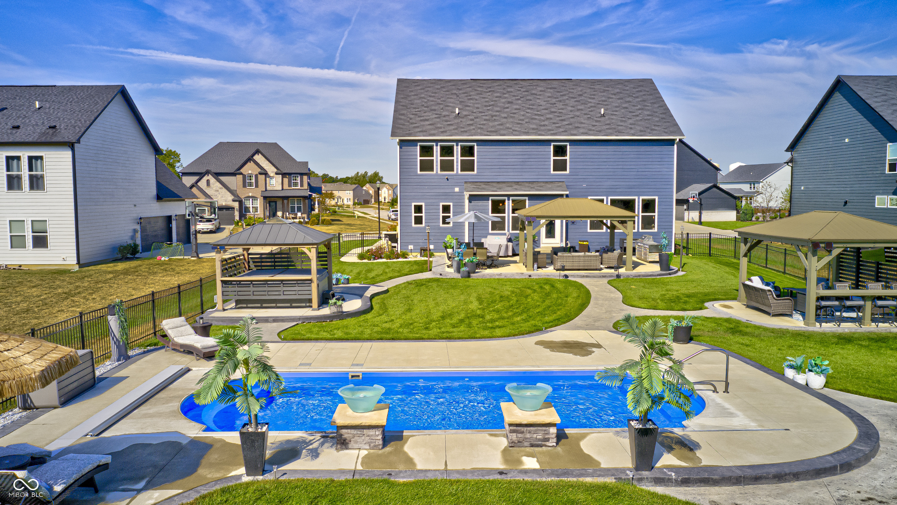2245 Meadow Creek