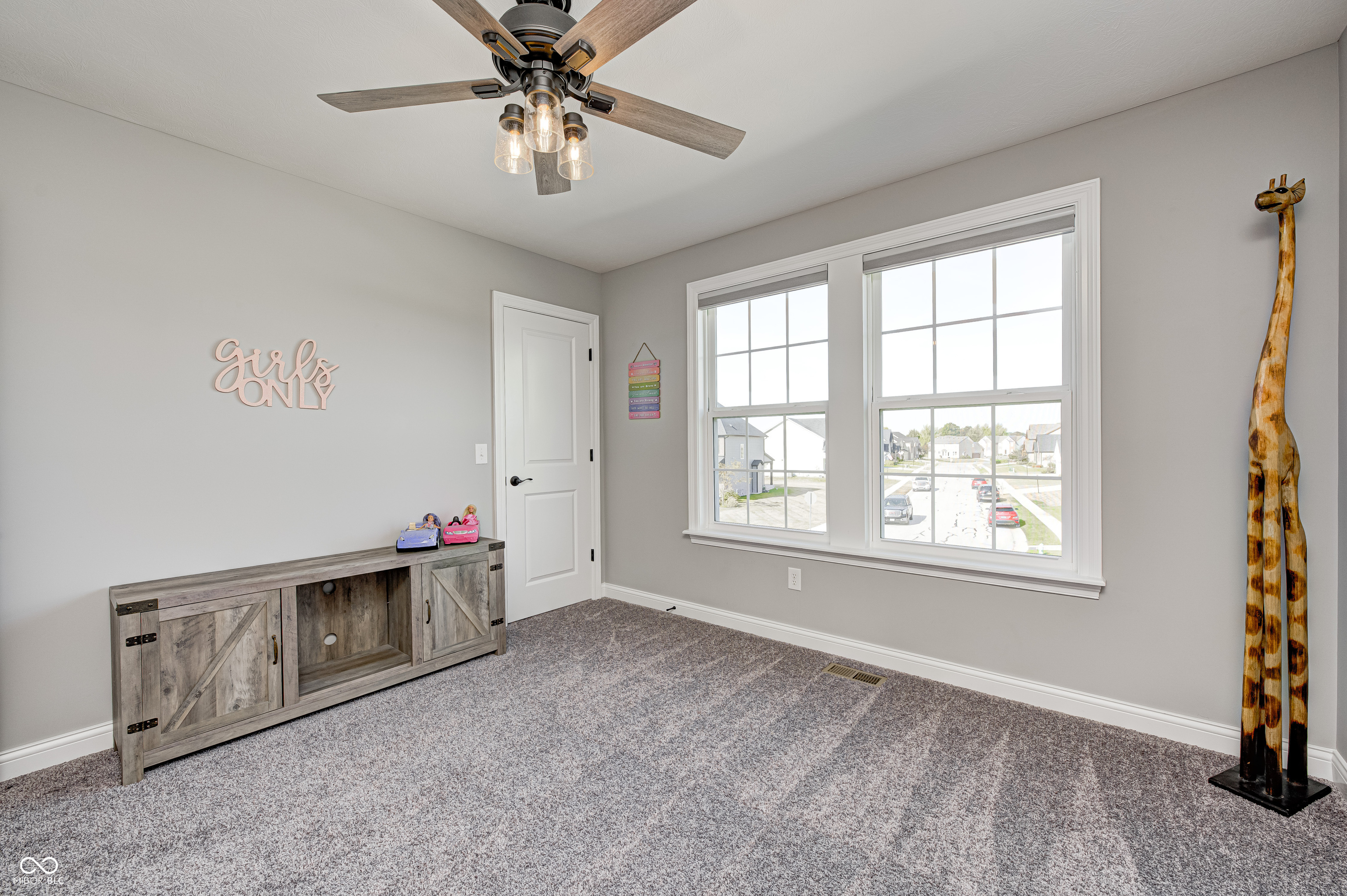 2245 Meadow Creek