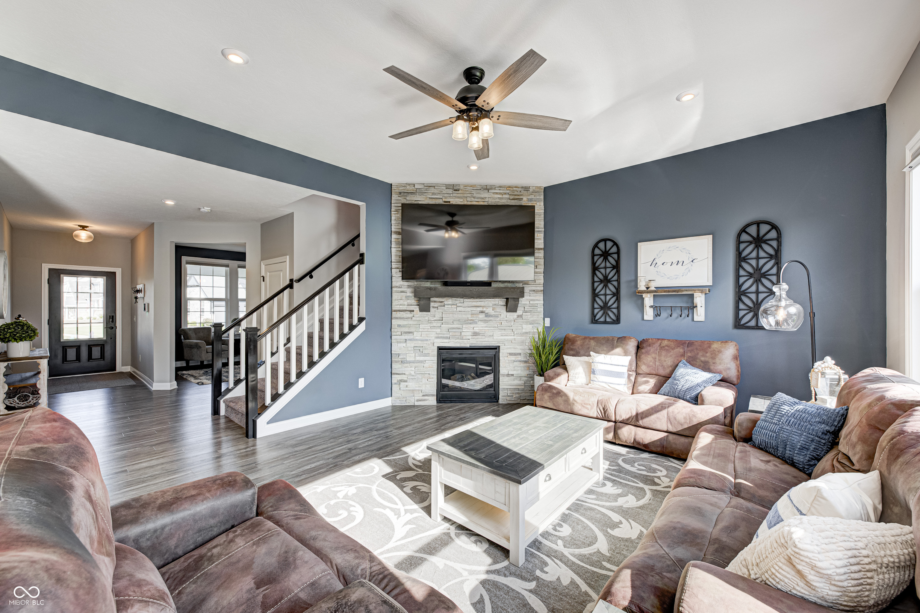 2245 Meadow Creek