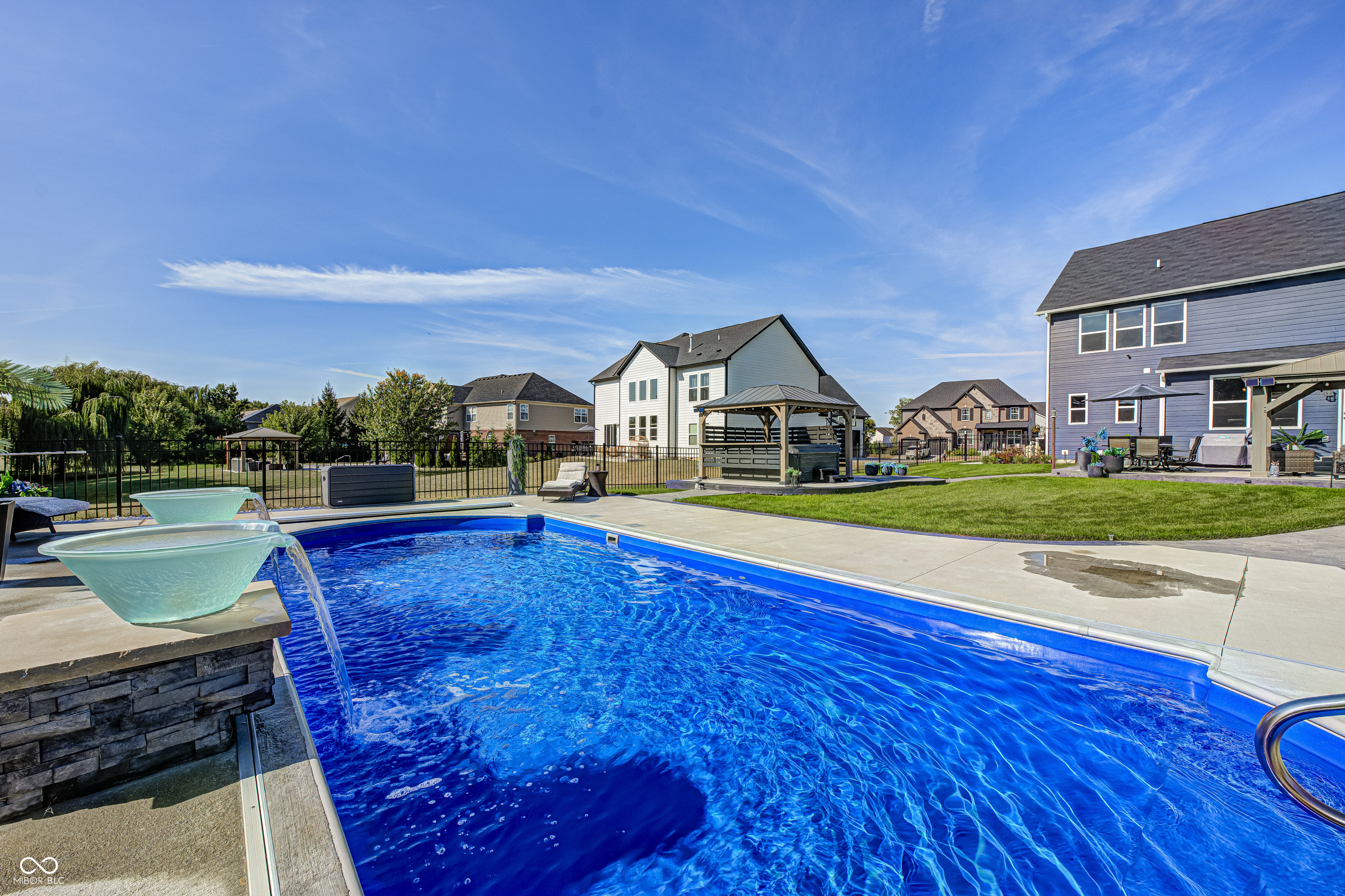 2245 Meadow Creek