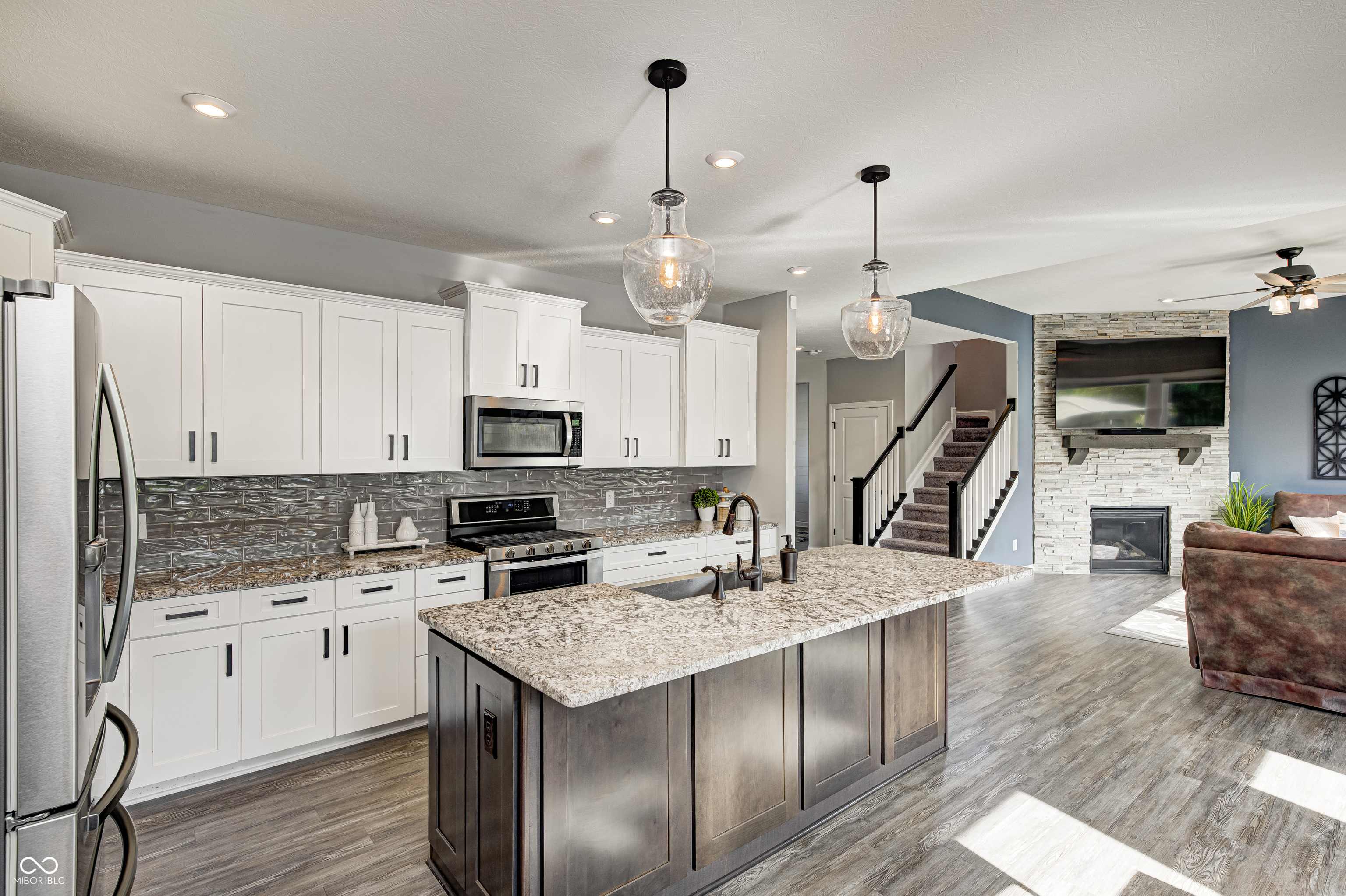 2245 Meadow Creek