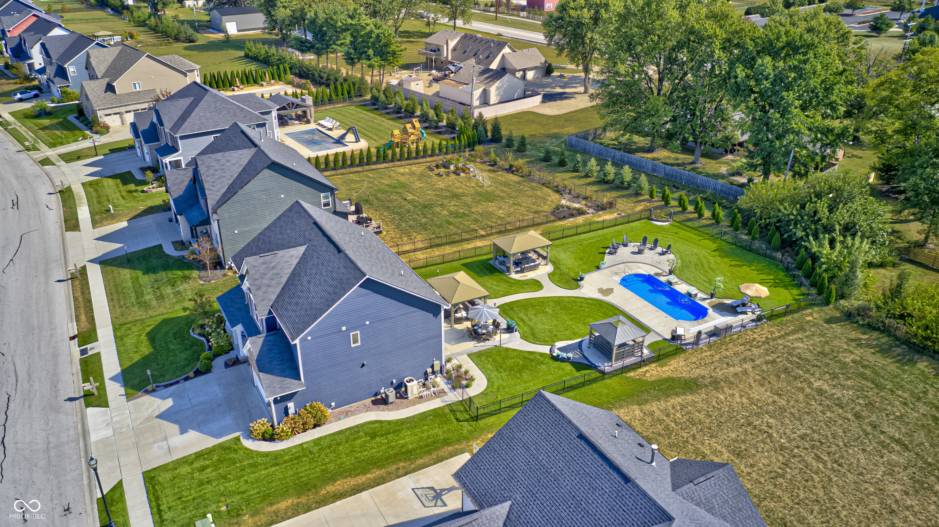 2245 Meadow Creek