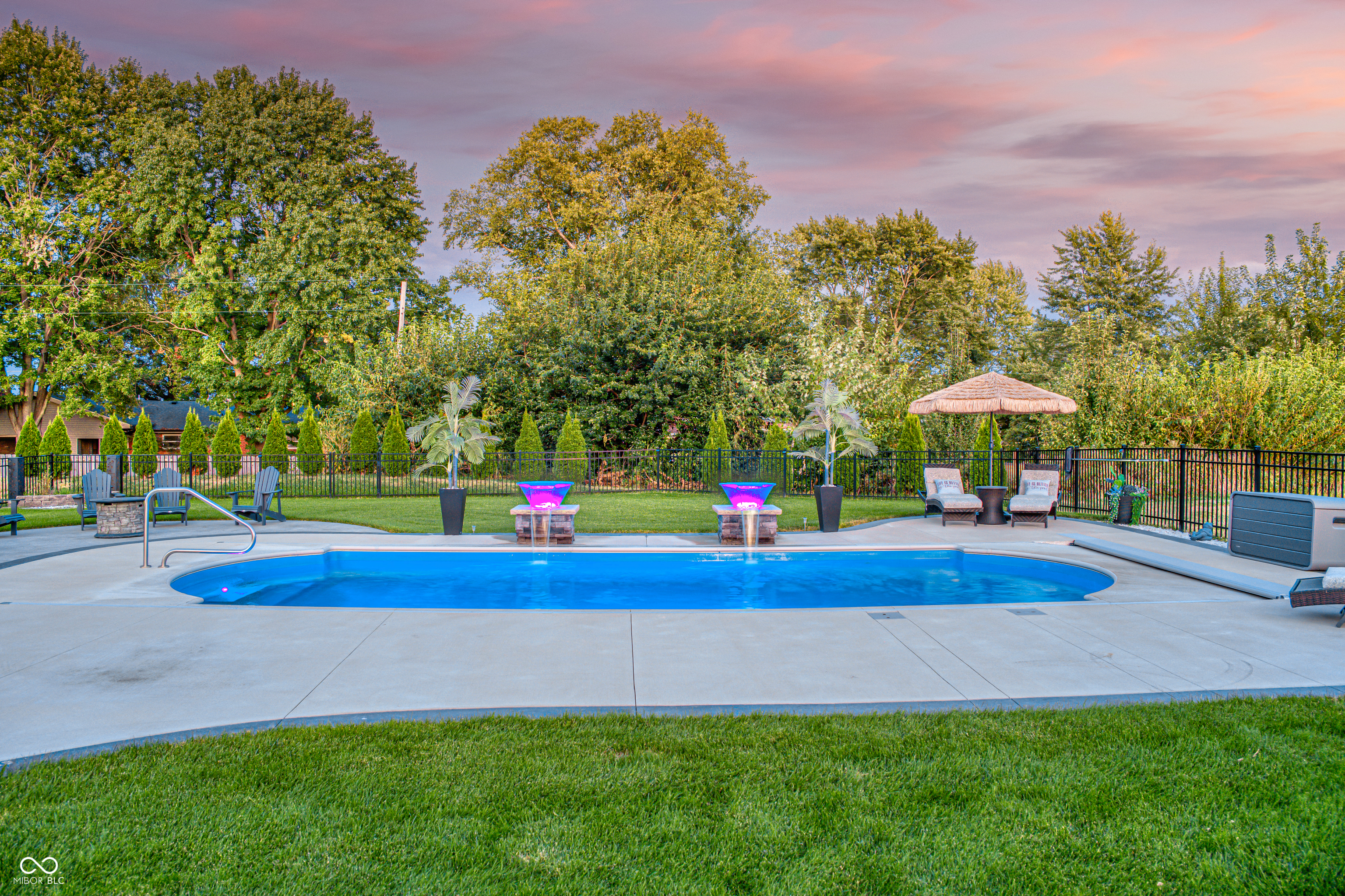 2245 Meadow Creek