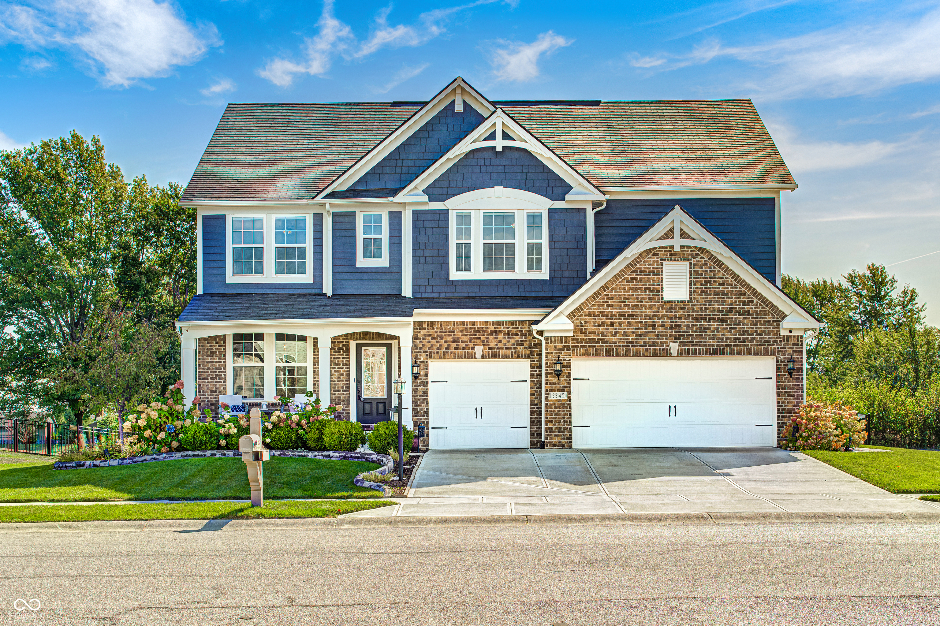2245 Meadow Creek