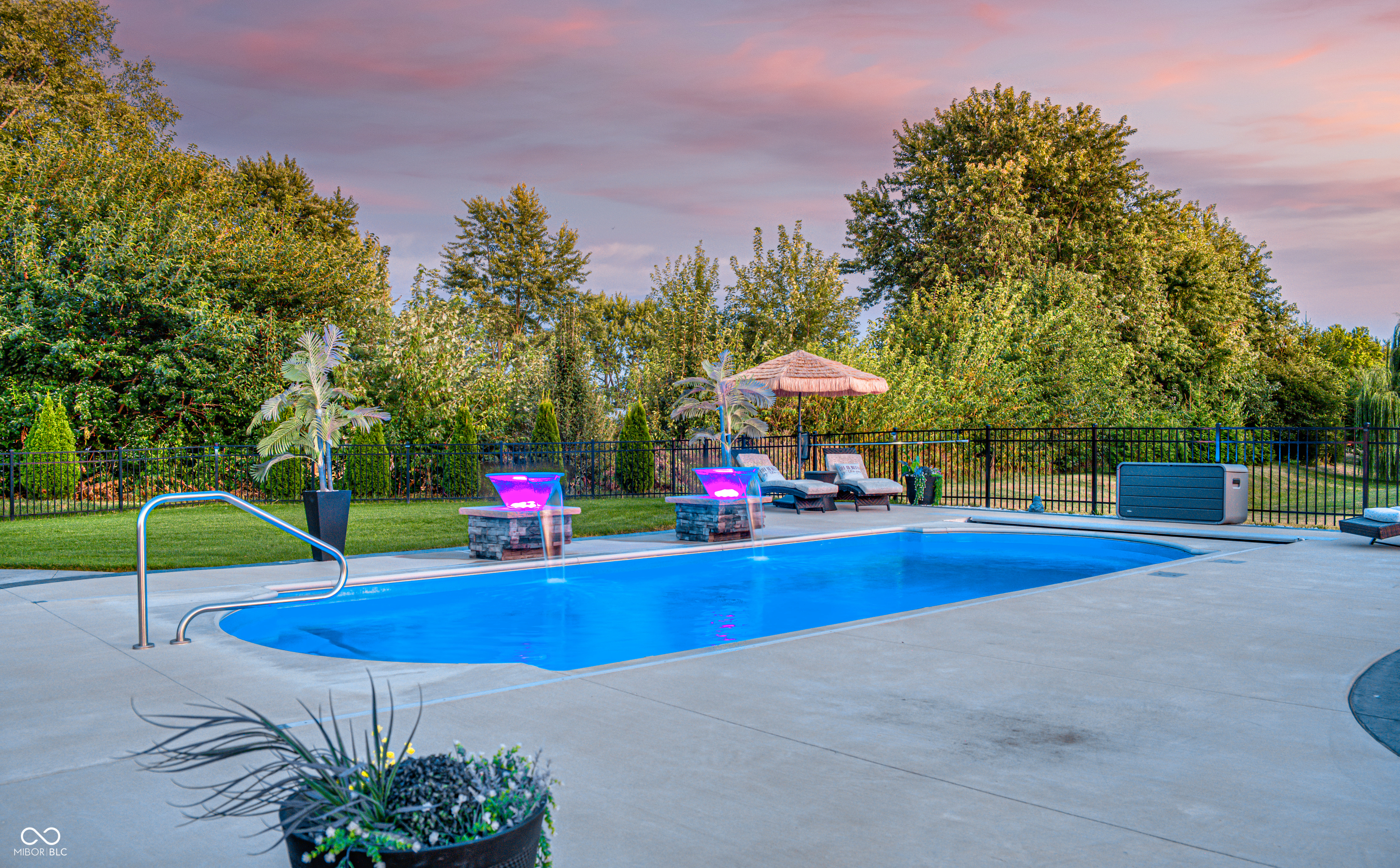 2245 Meadow Creek