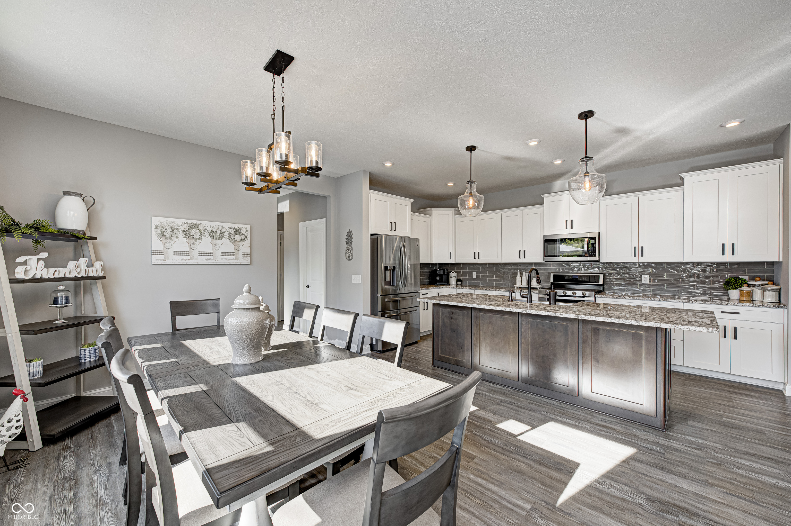 2245 Meadow Creek