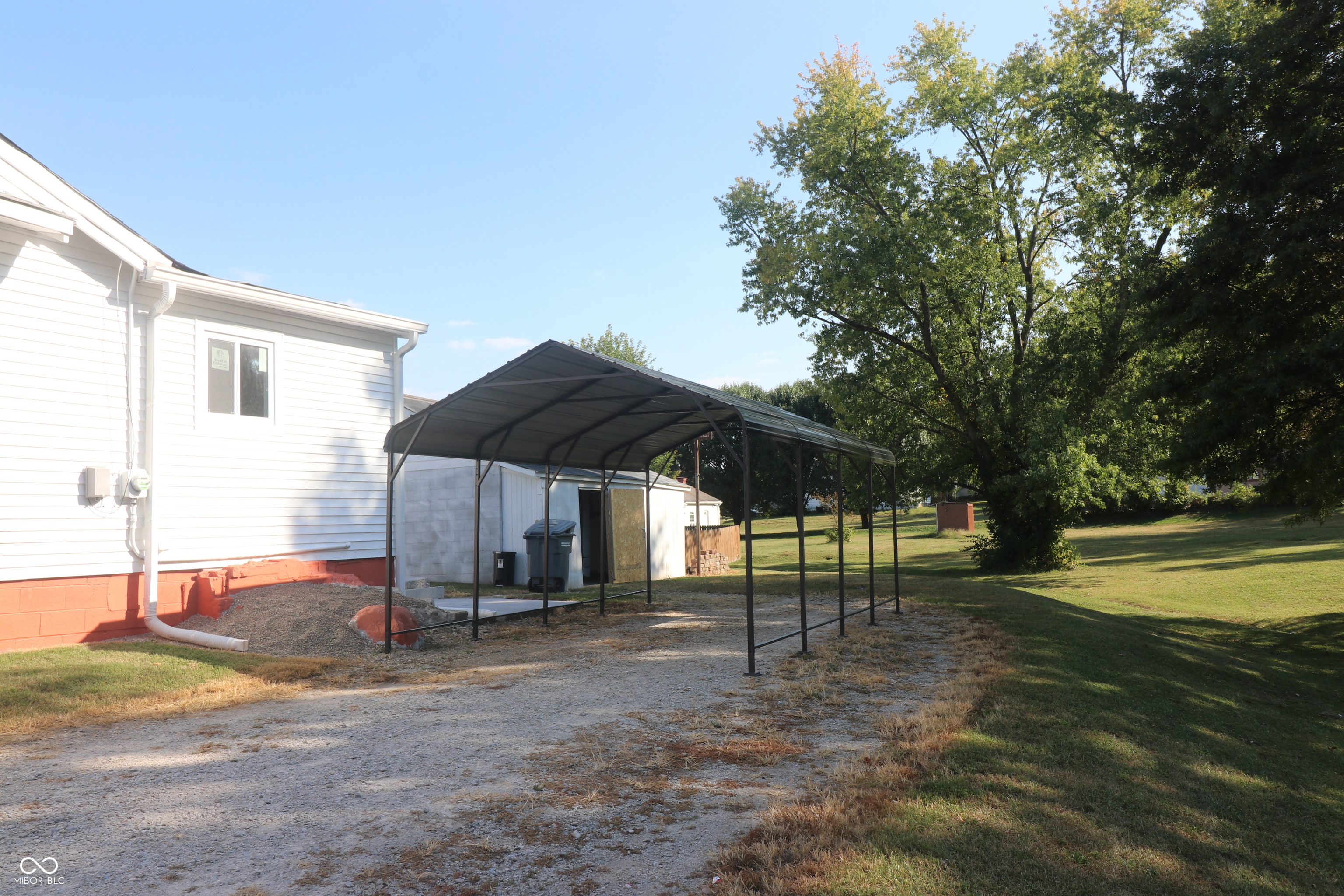 1625 E Thompson Road