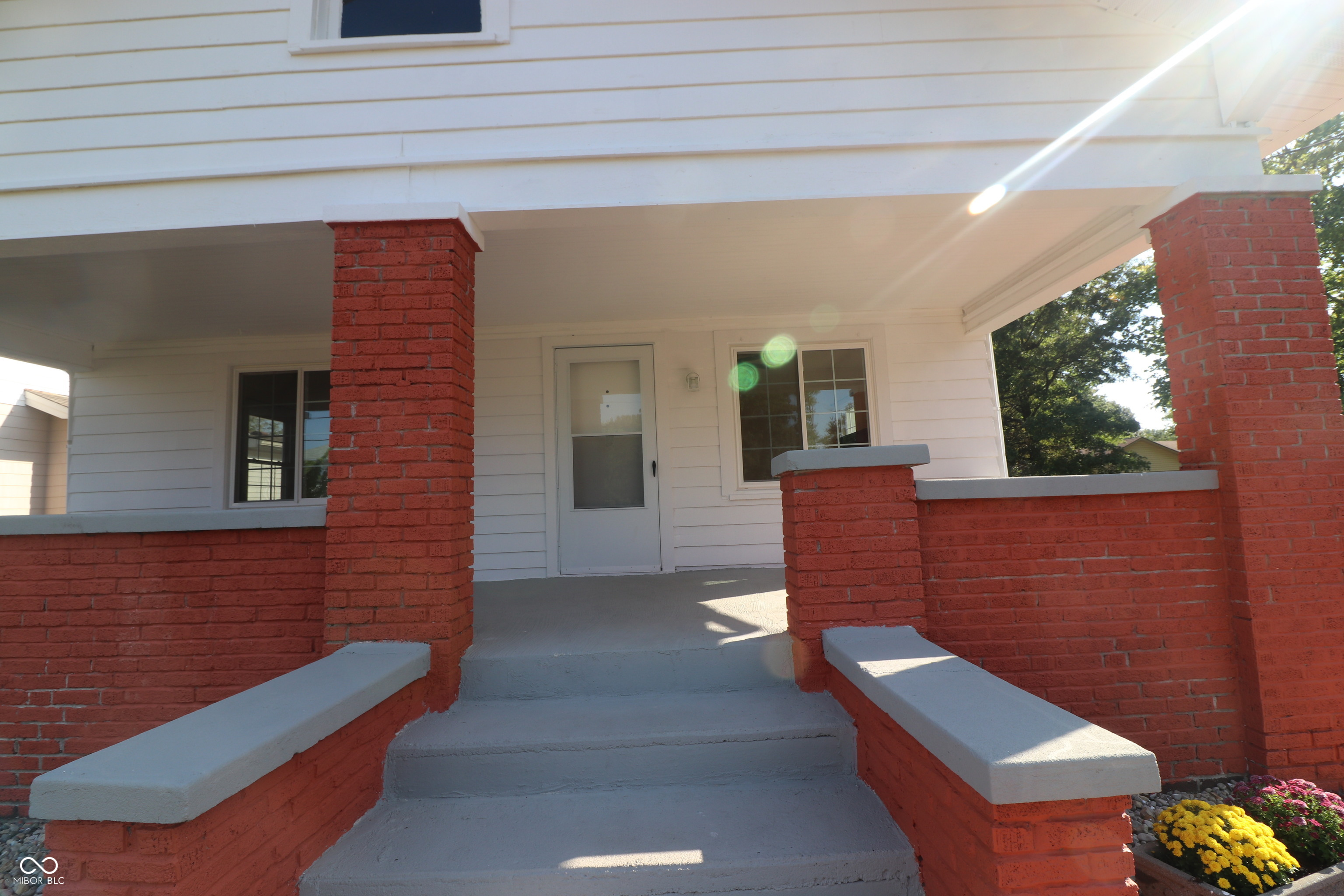 1625 E Thompson Road