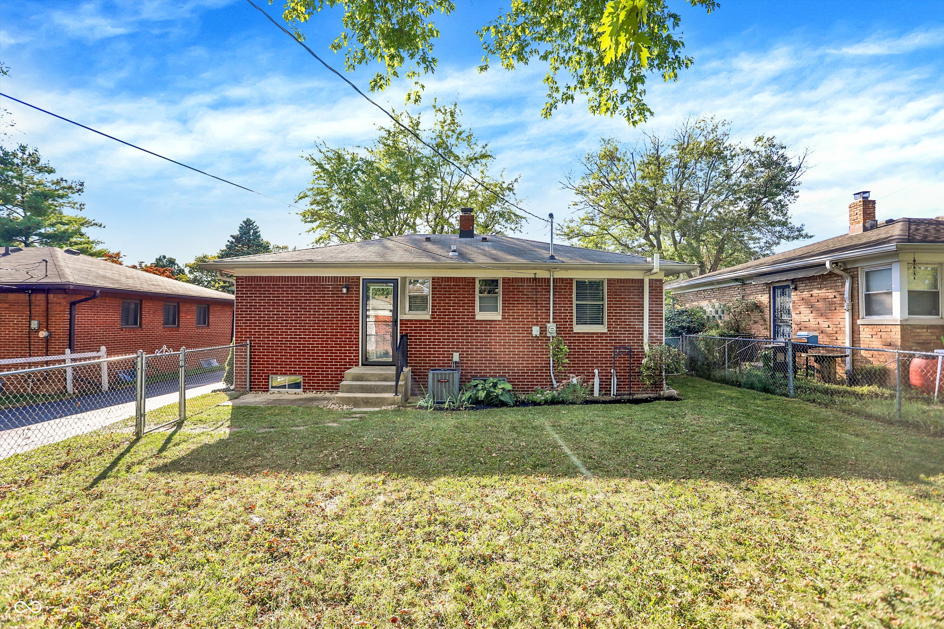 1213 N Lesley Avenue