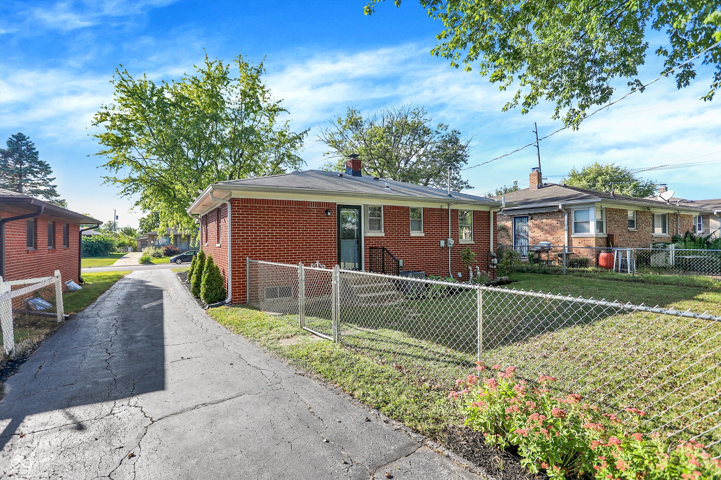 1213 N Lesley Avenue