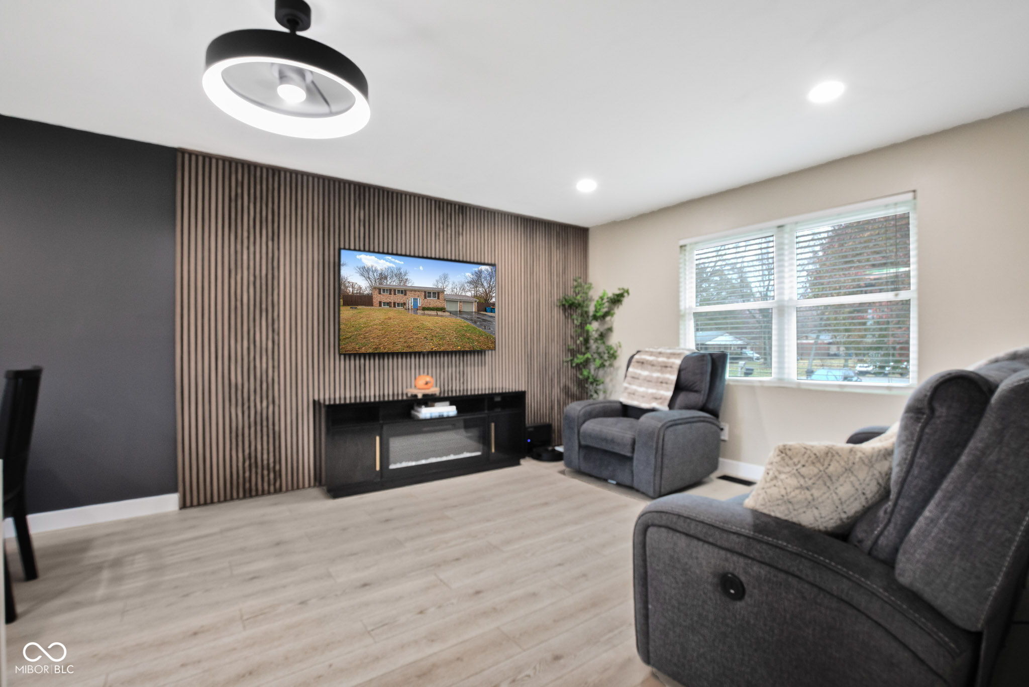 3311 Vincz Drive