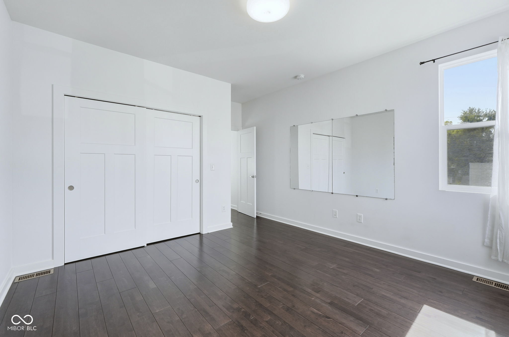 1421 Leonard Street