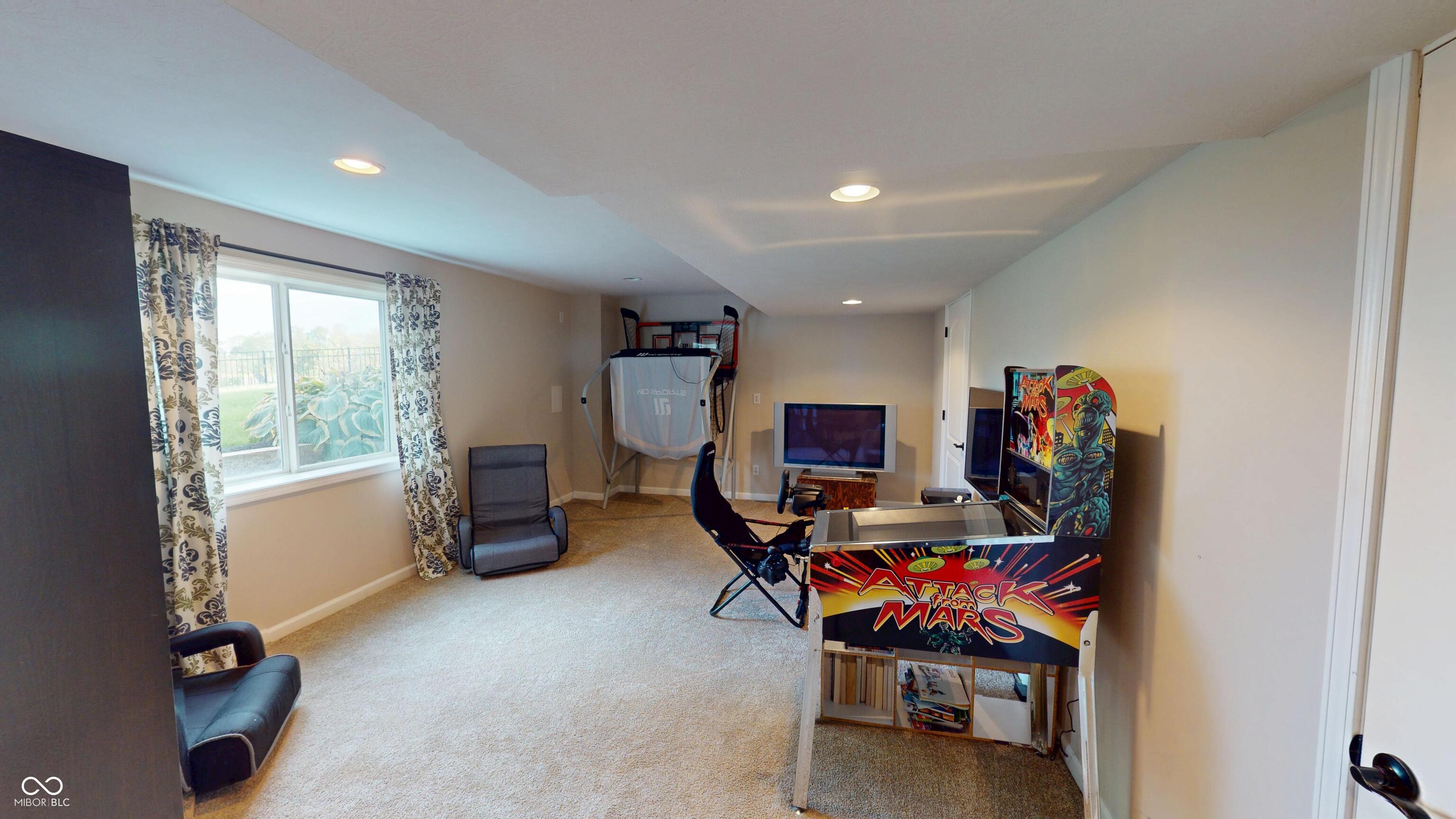 621 Featherstone Drive