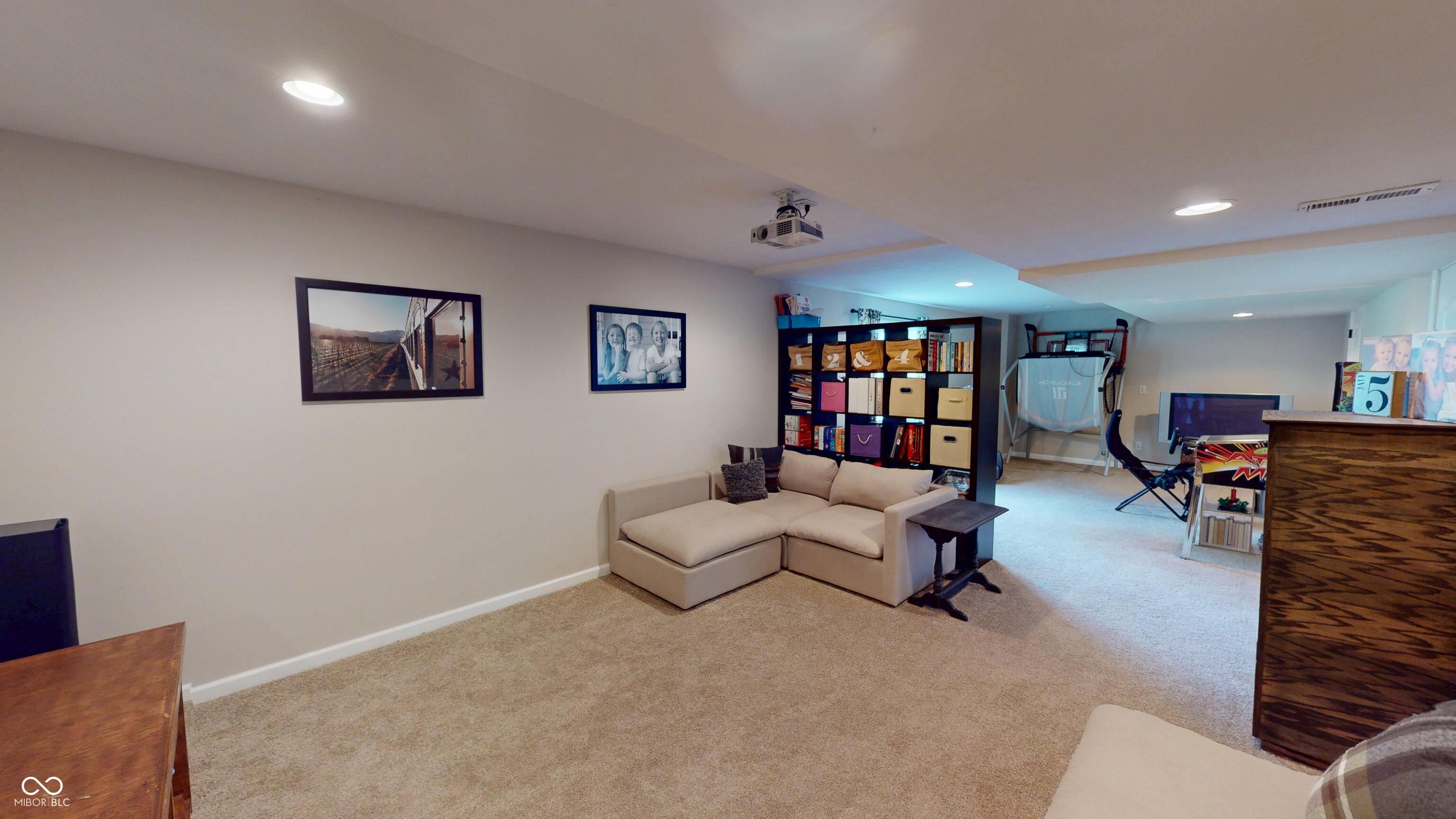621 Featherstone Drive