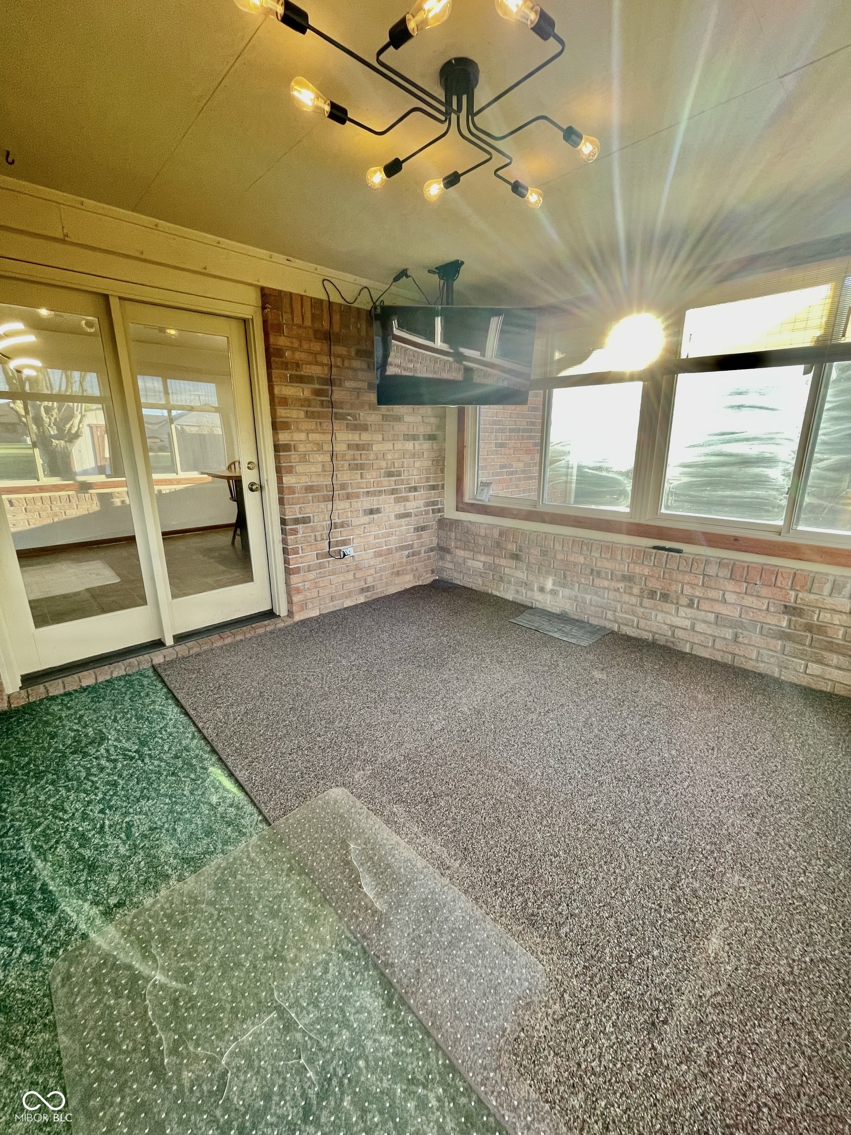 1016 Cedar Glen North Drive