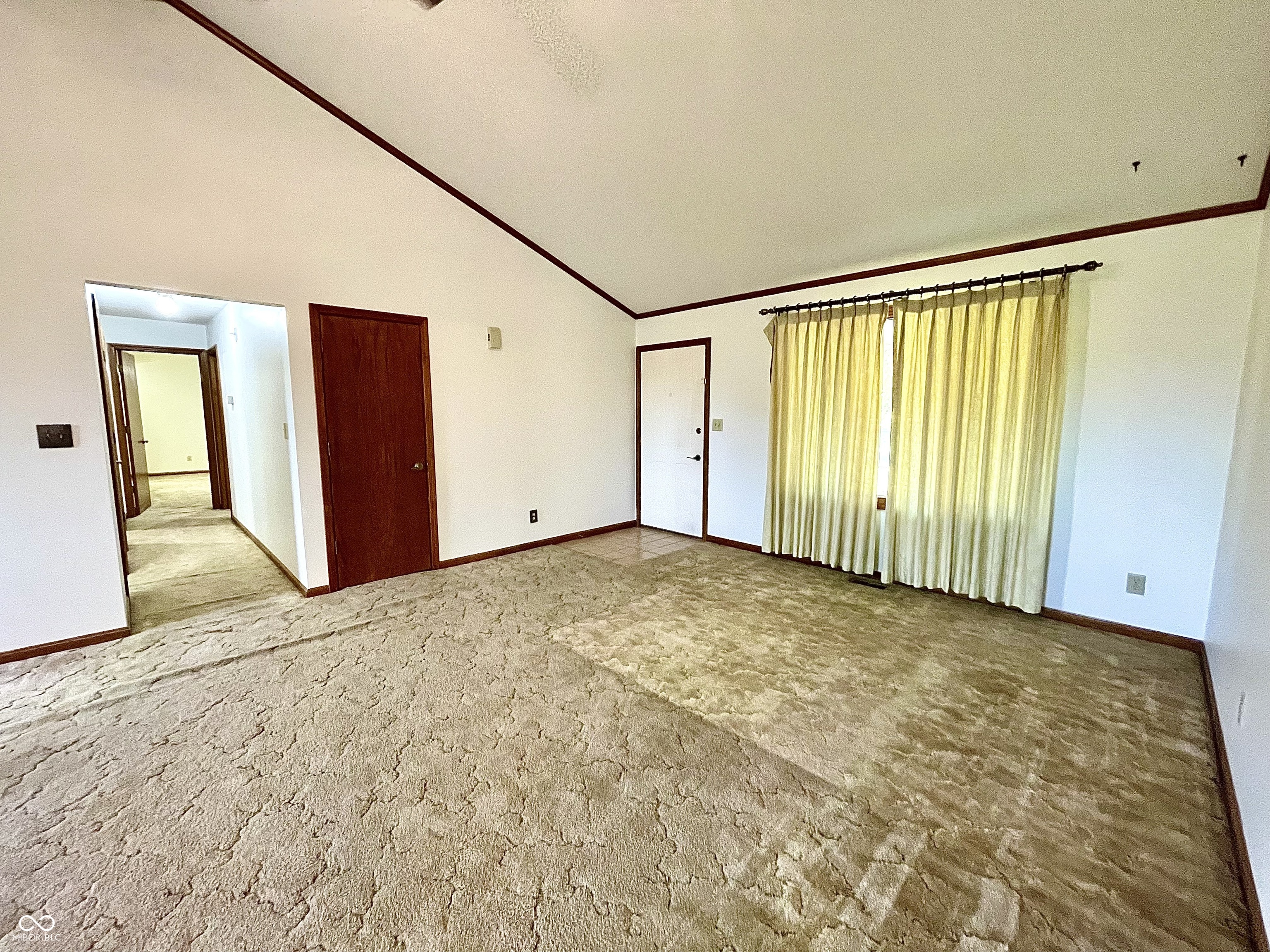 1016 Cedar Glen North Drive