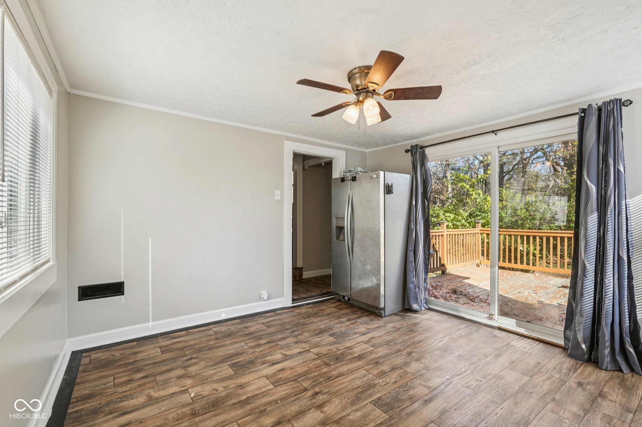 2855 W 76th Street
