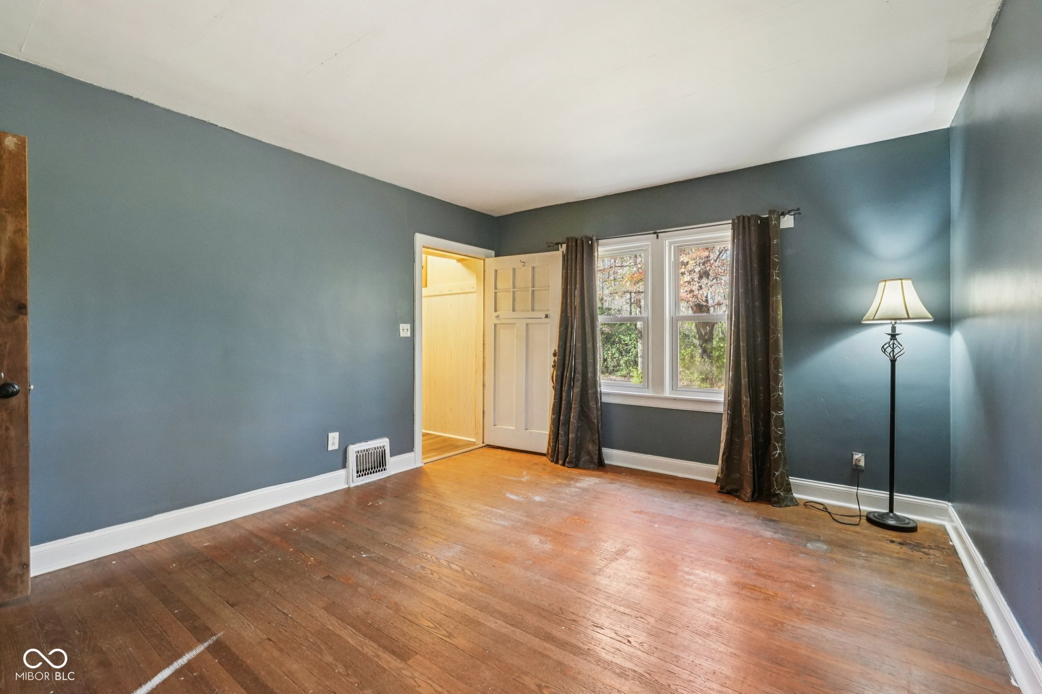2855 W 76th Street