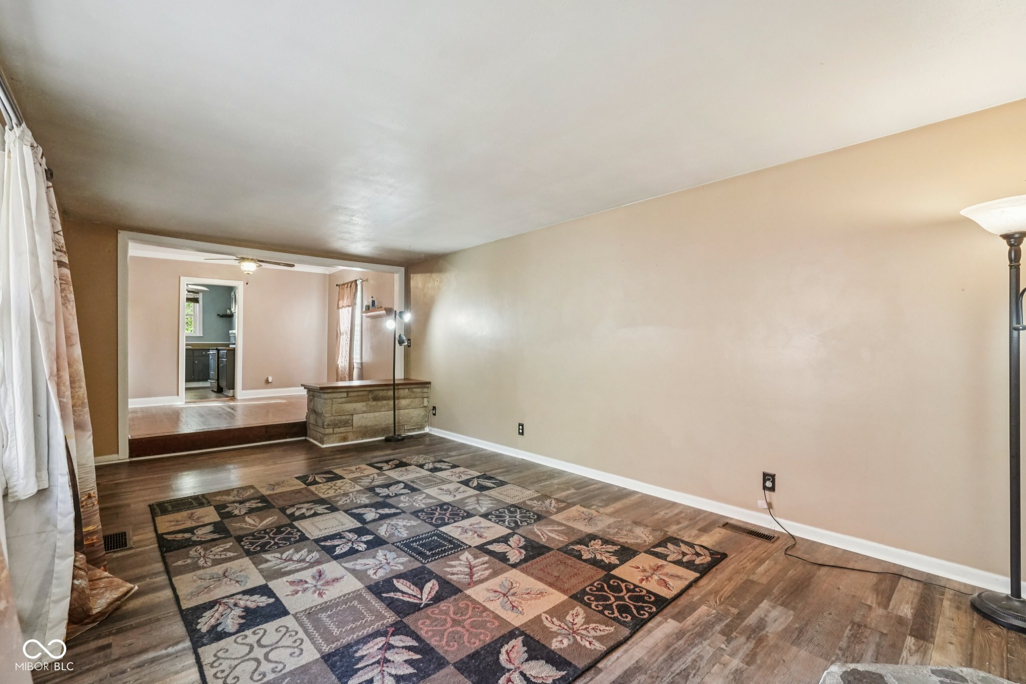 2855 W 76th Street