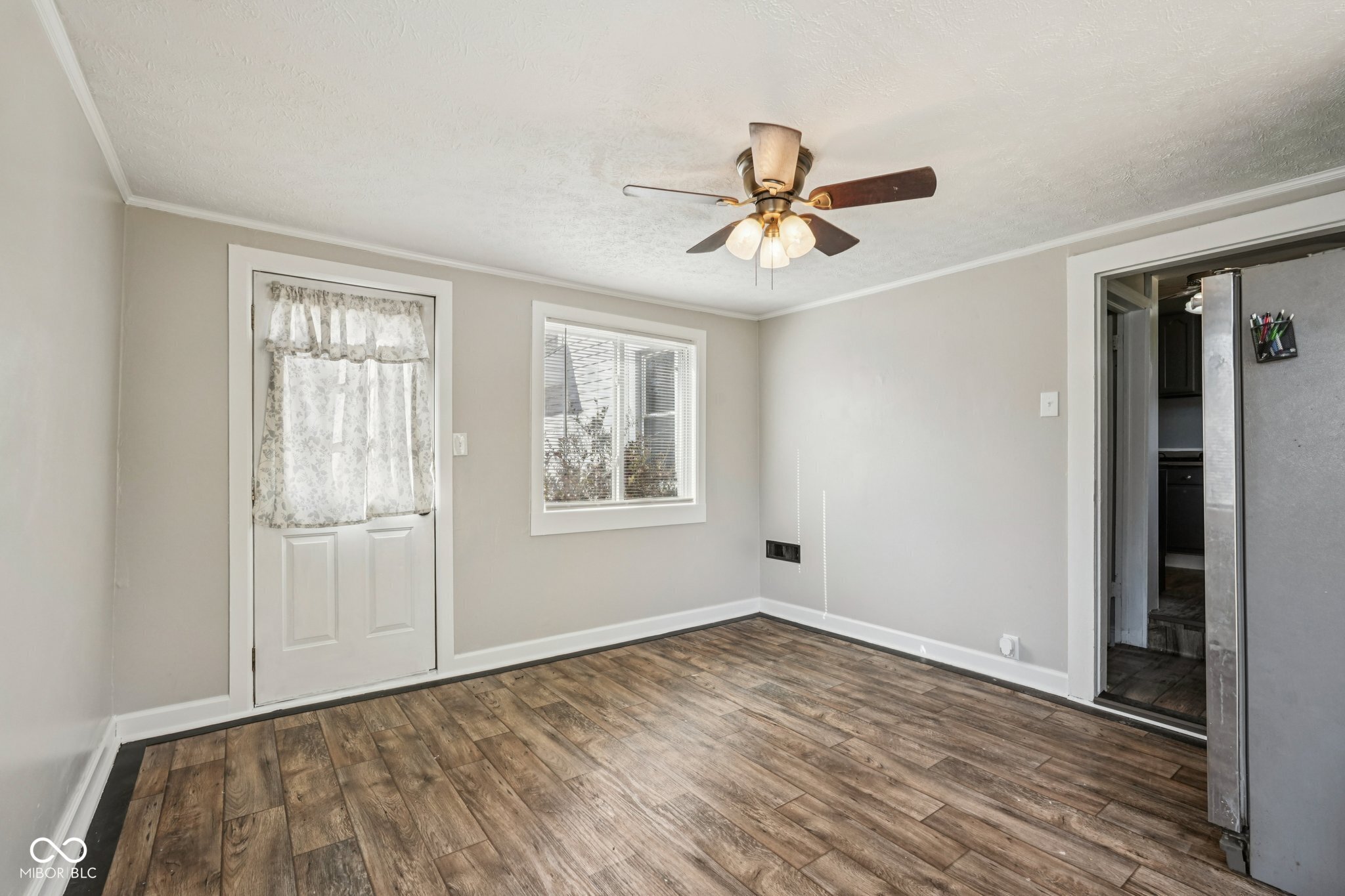 2855 W 76th Street