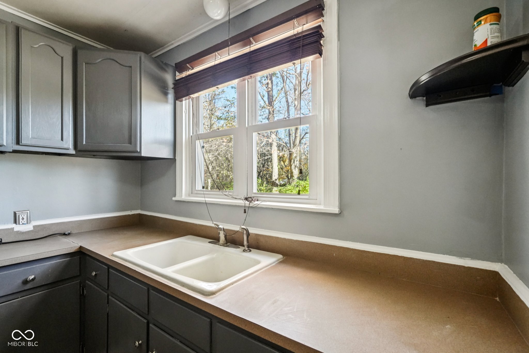 2855 W 76th Street