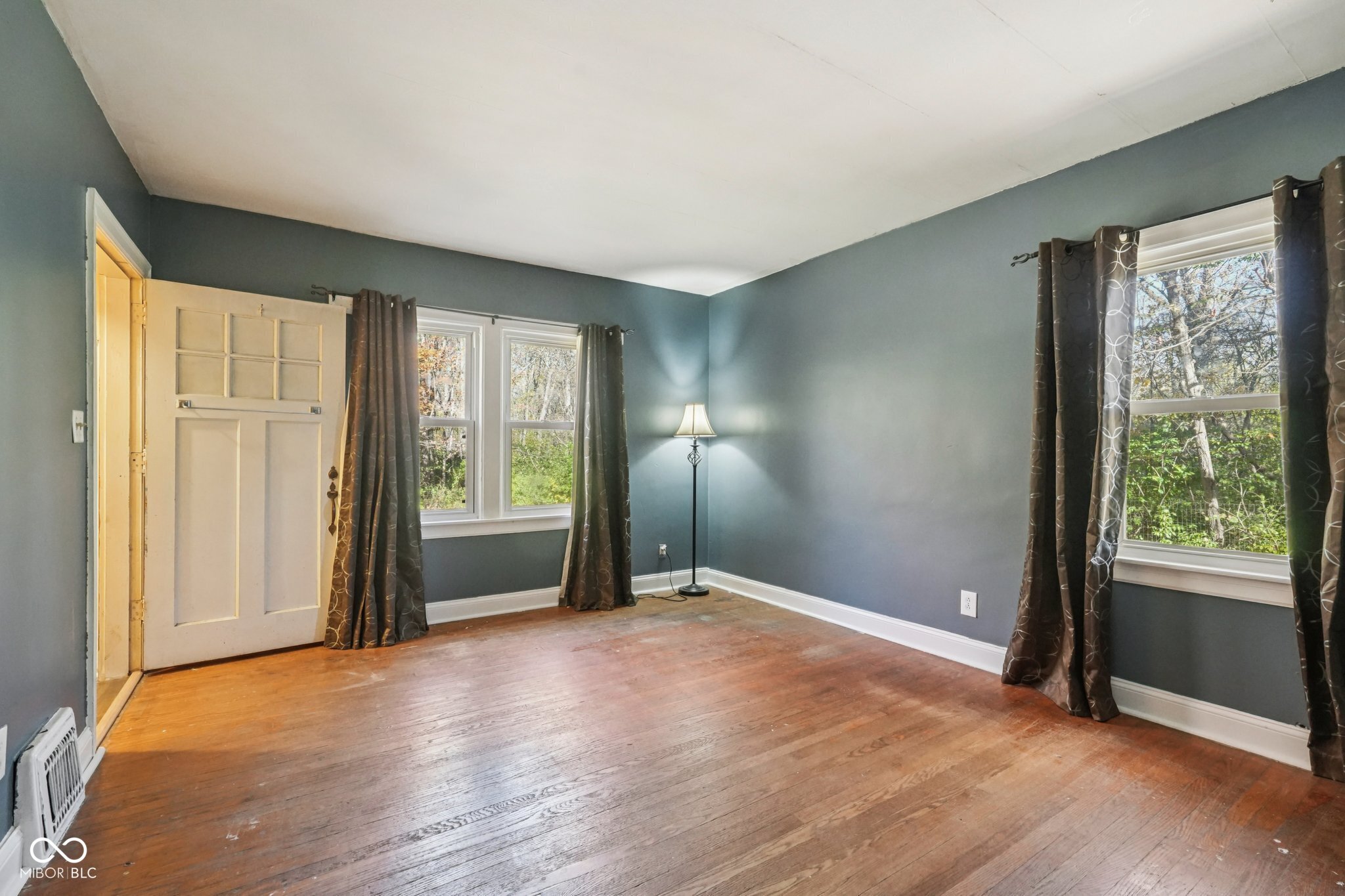 2855 W 76th Street