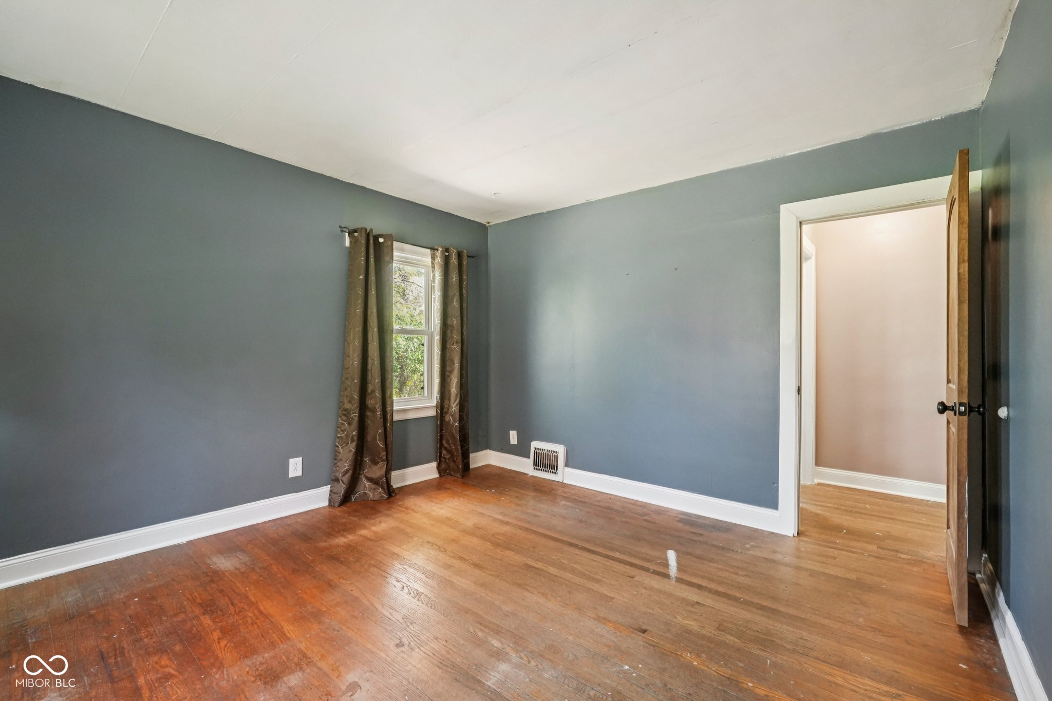 2855 W 76th Street