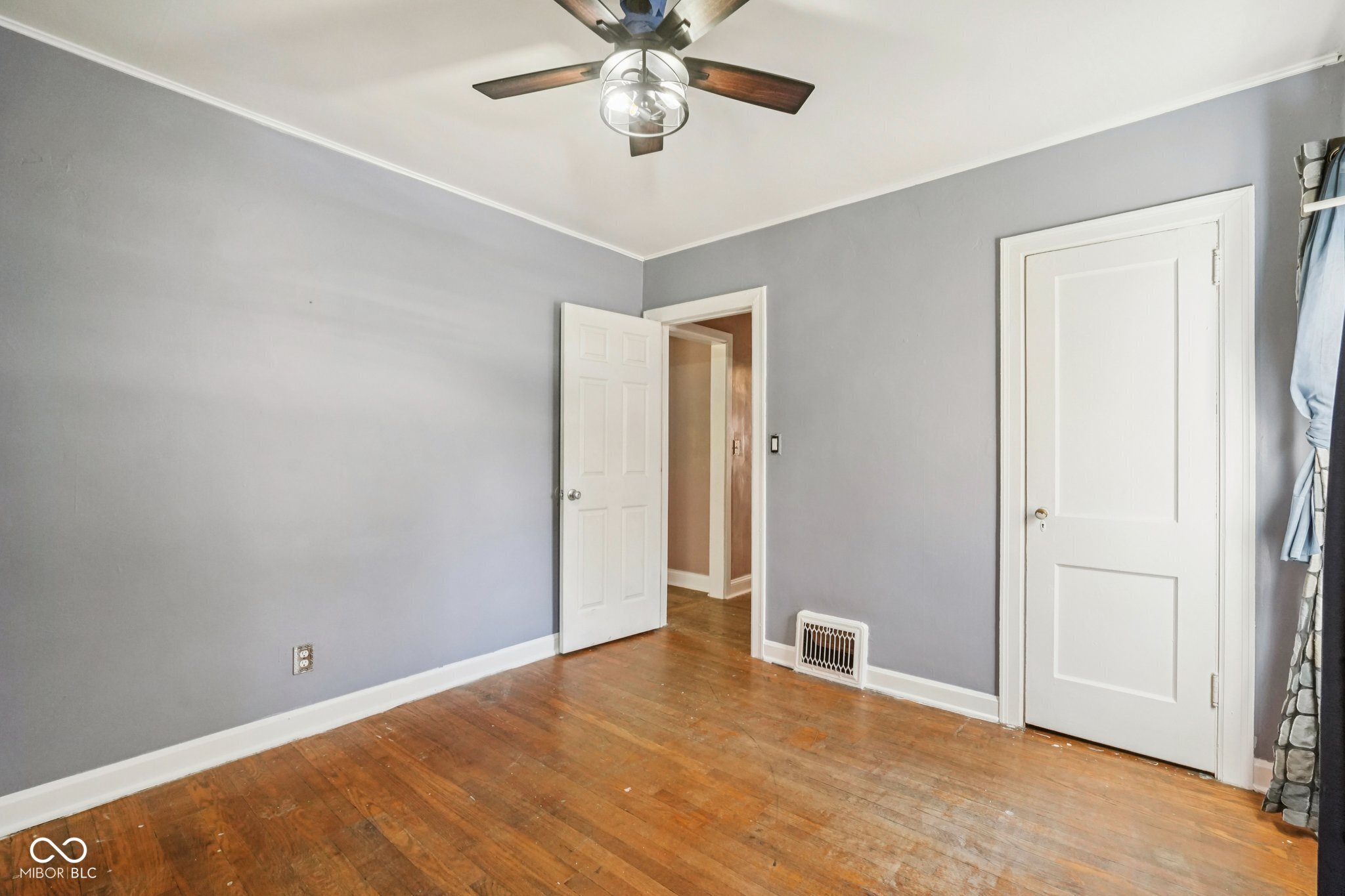 2855 W 76th Street