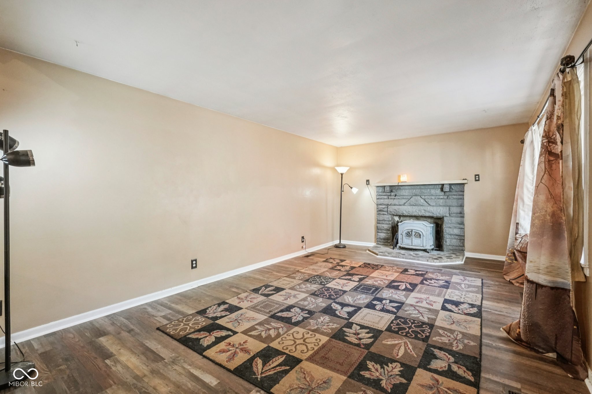 2855 W 76th Street