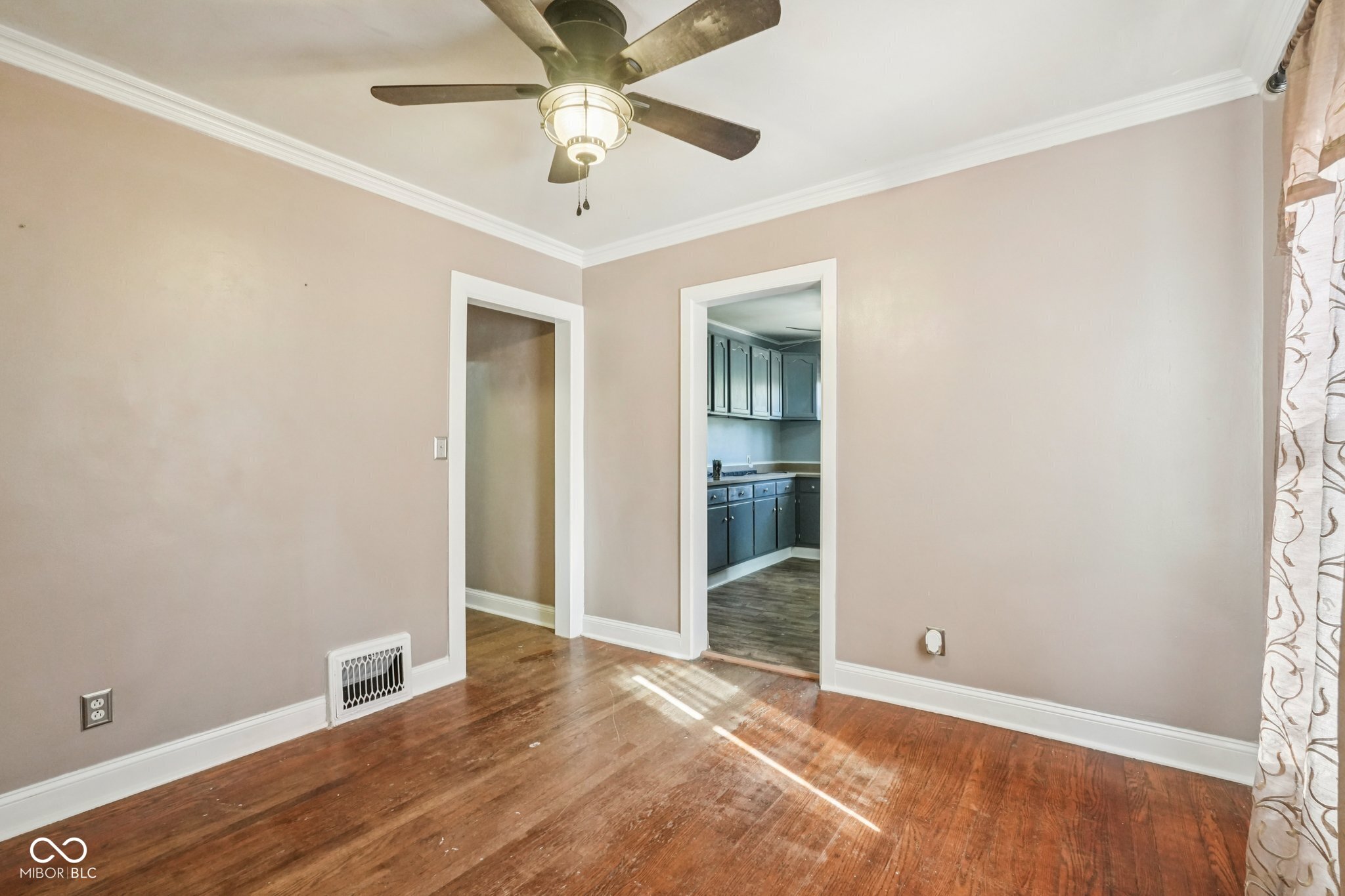 2855 W 76th Street