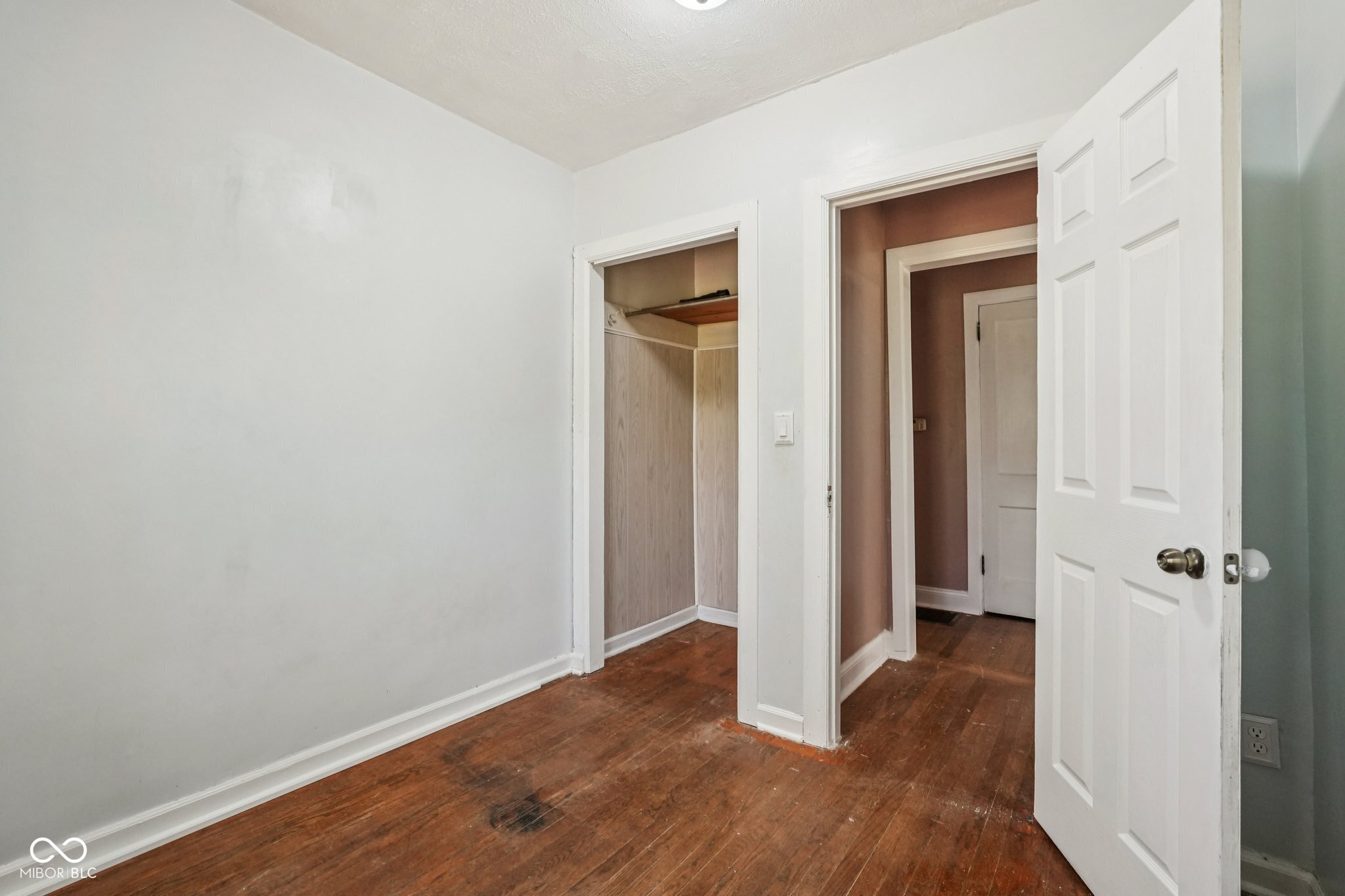 2855 W 76th Street