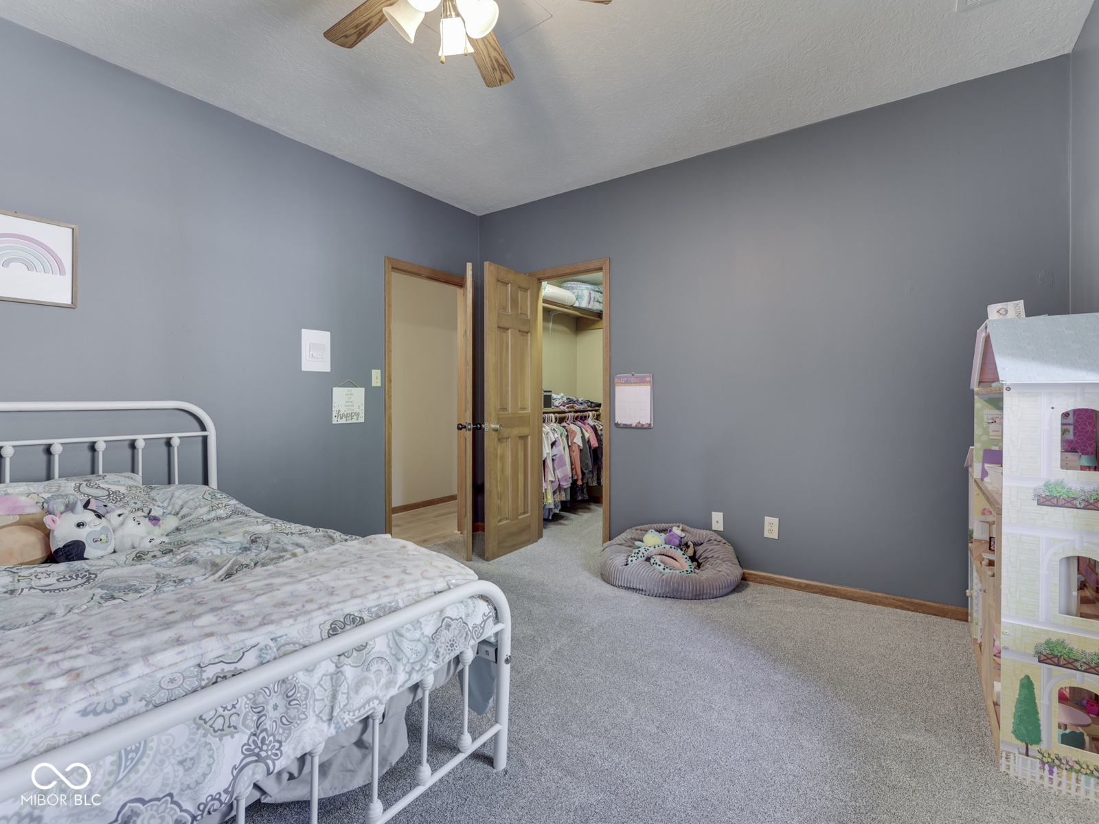 2405 Valley Court
