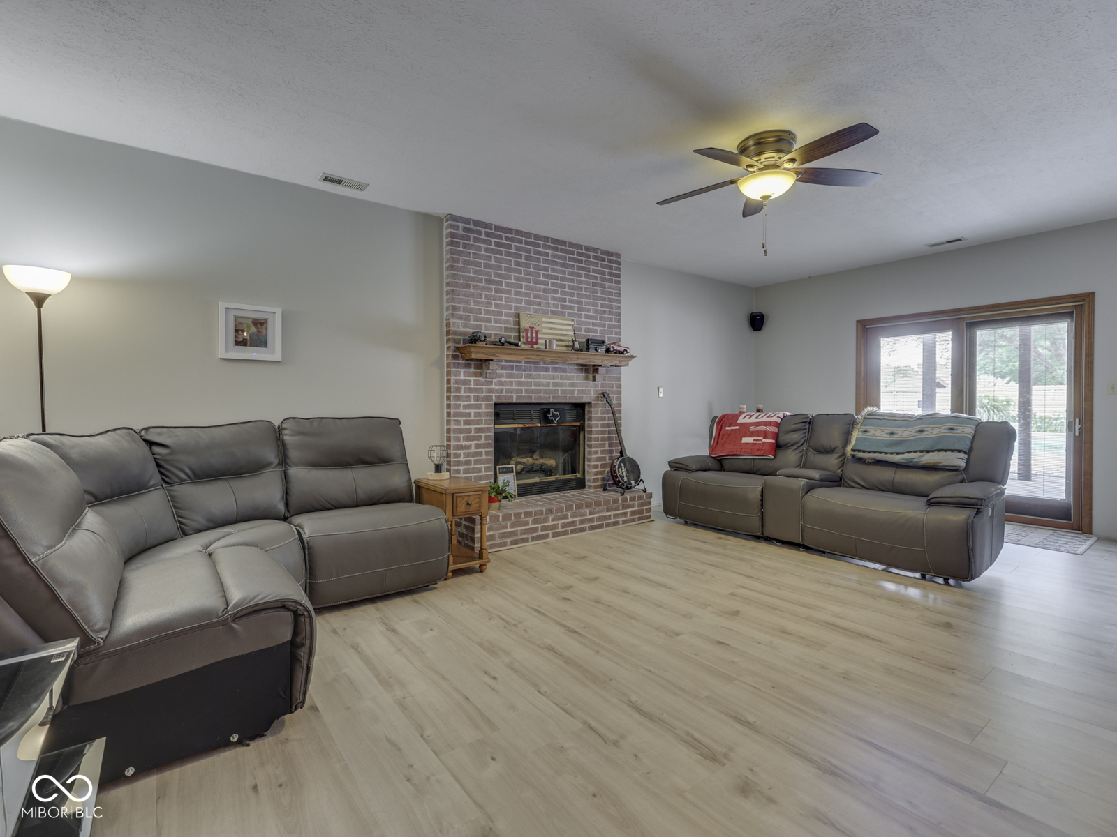 2405 Valley Court