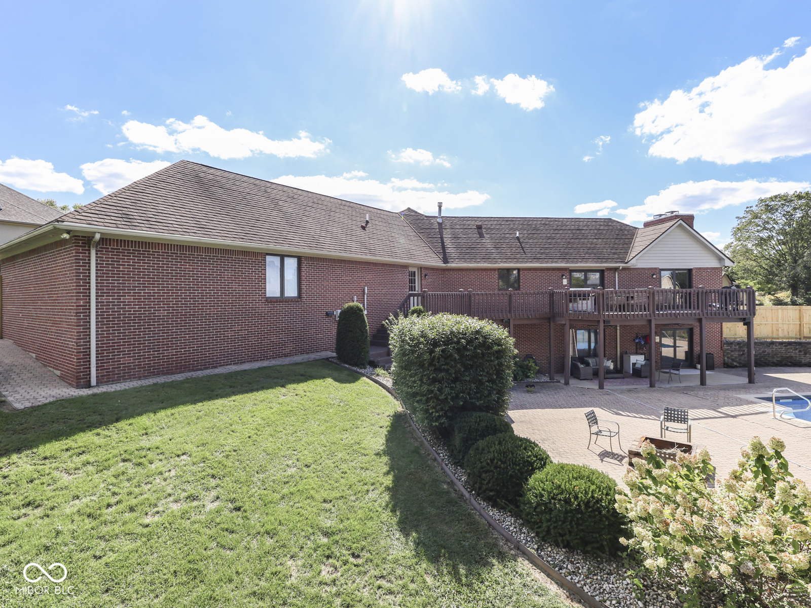 2405 Valley Court