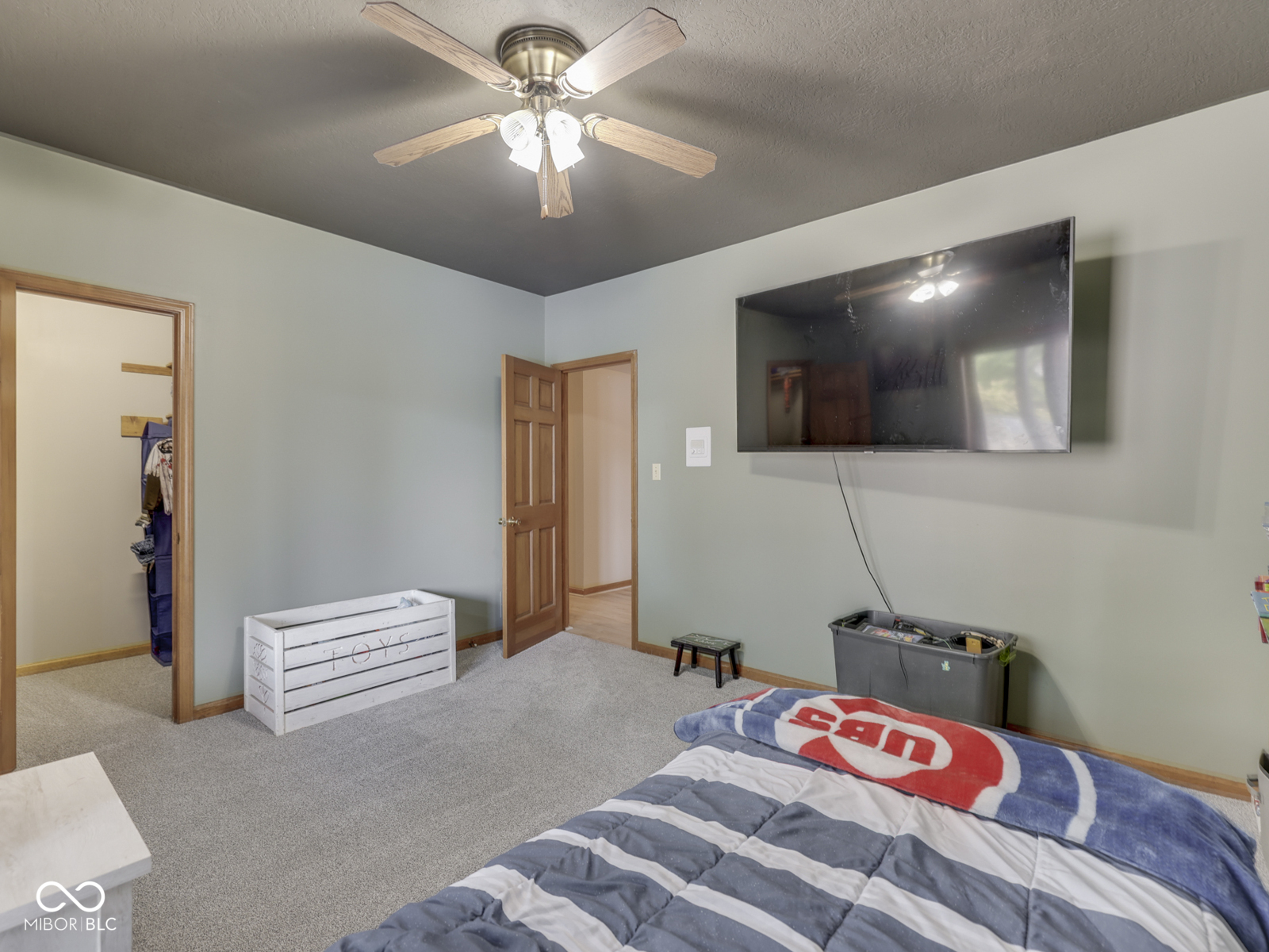 2405 Valley Court