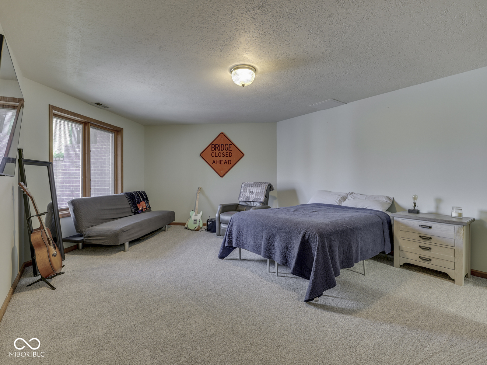 2405 Valley Court