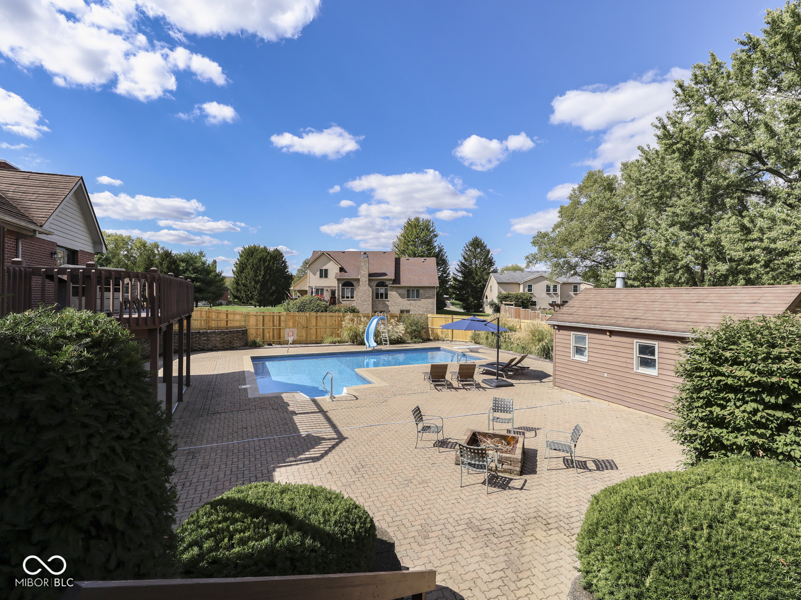 2405 Valley Court
